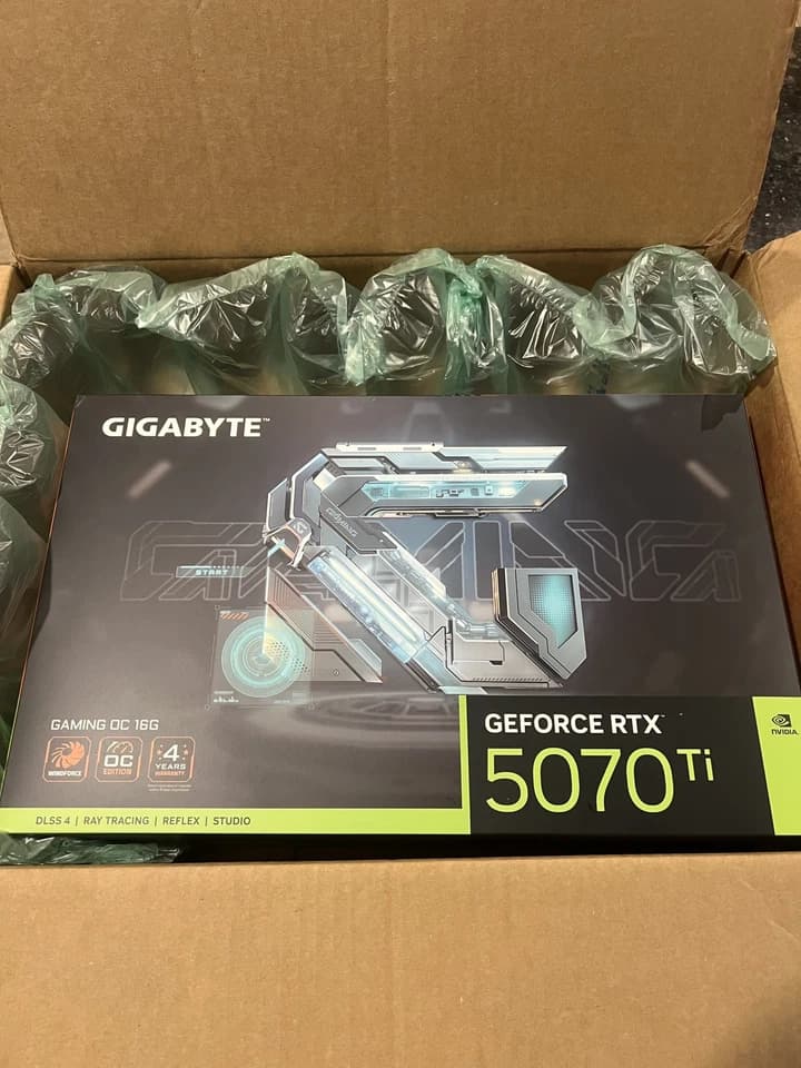 SEALED GIGABYTE - NVIDIA GeForce RTX 5070 Ti GAMING OC 16G Graphics Card - Black