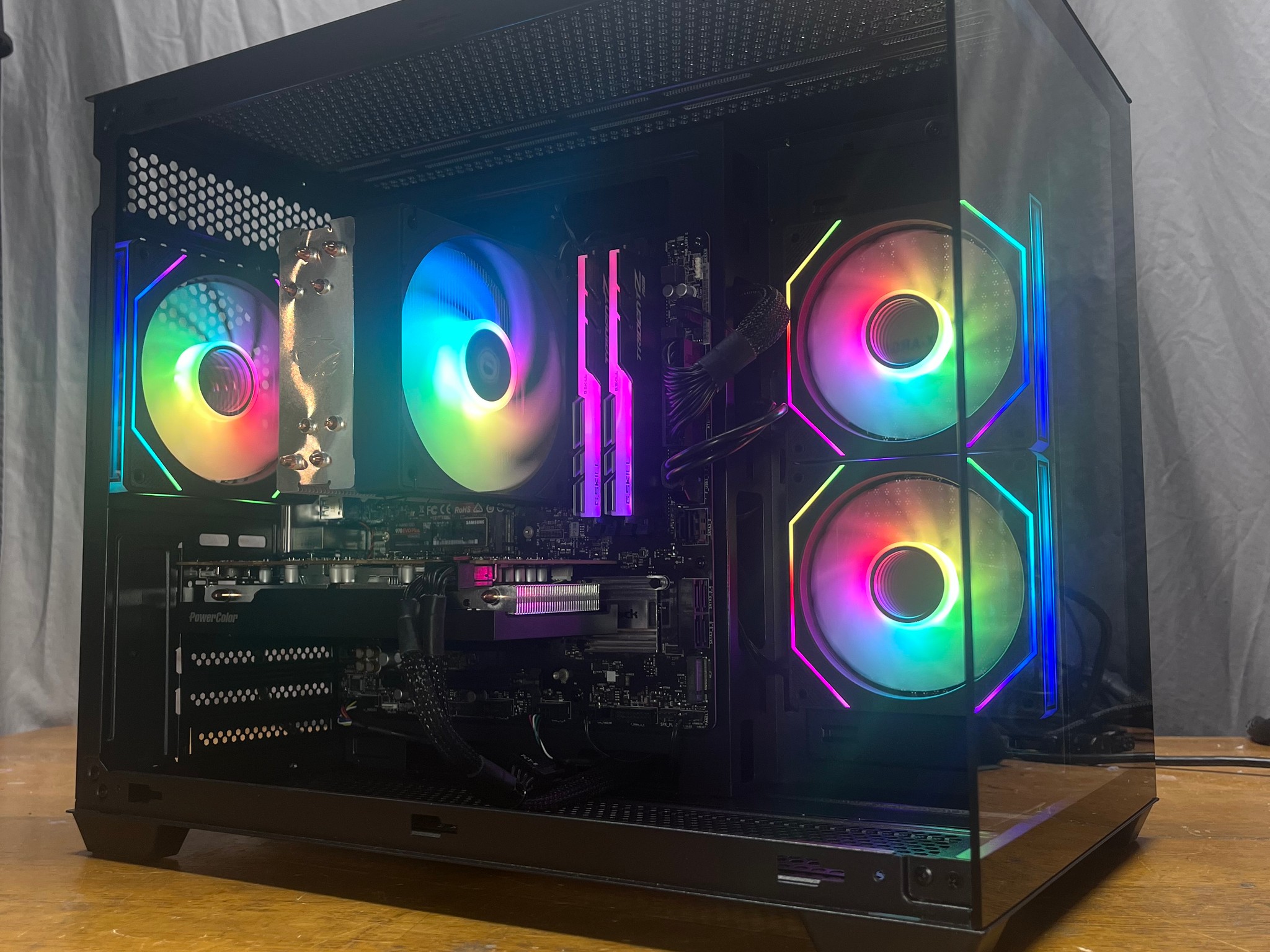 Ryzen 5 5500 | RX 6650 XT | 16GB RAM | 1TB NVME | Gaming PC