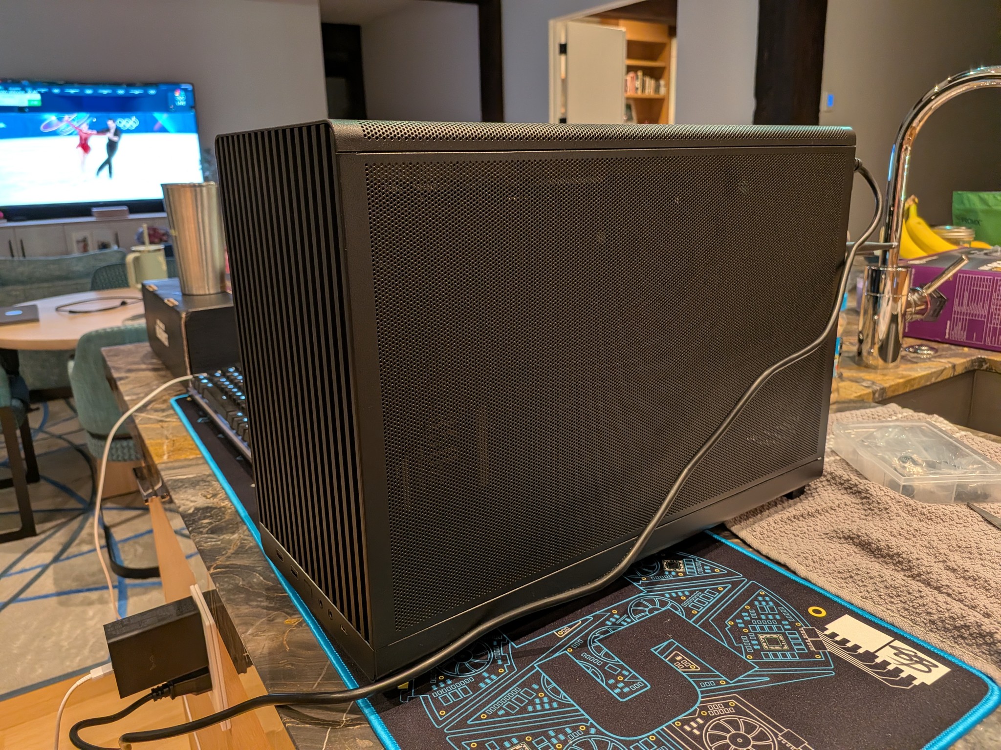 1440p Black Bomb - RX 7800 XT, Ryzen 9 7945HX, 32 GB DDR5 RAM, 2 TB Gen 4 NVME, Blackout