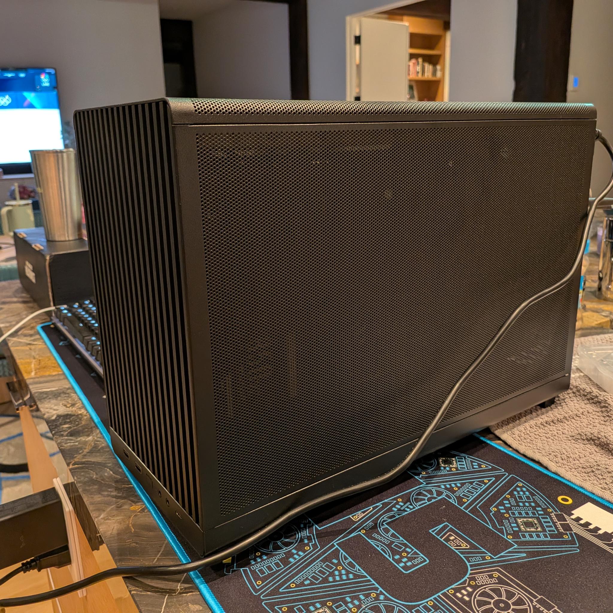 1440p Black Bomb - RX 7800 XT, Ryzen 9 7945HX, 32 GB DDR5 RAM, 2 TB Gen 4 NVME, Blackout