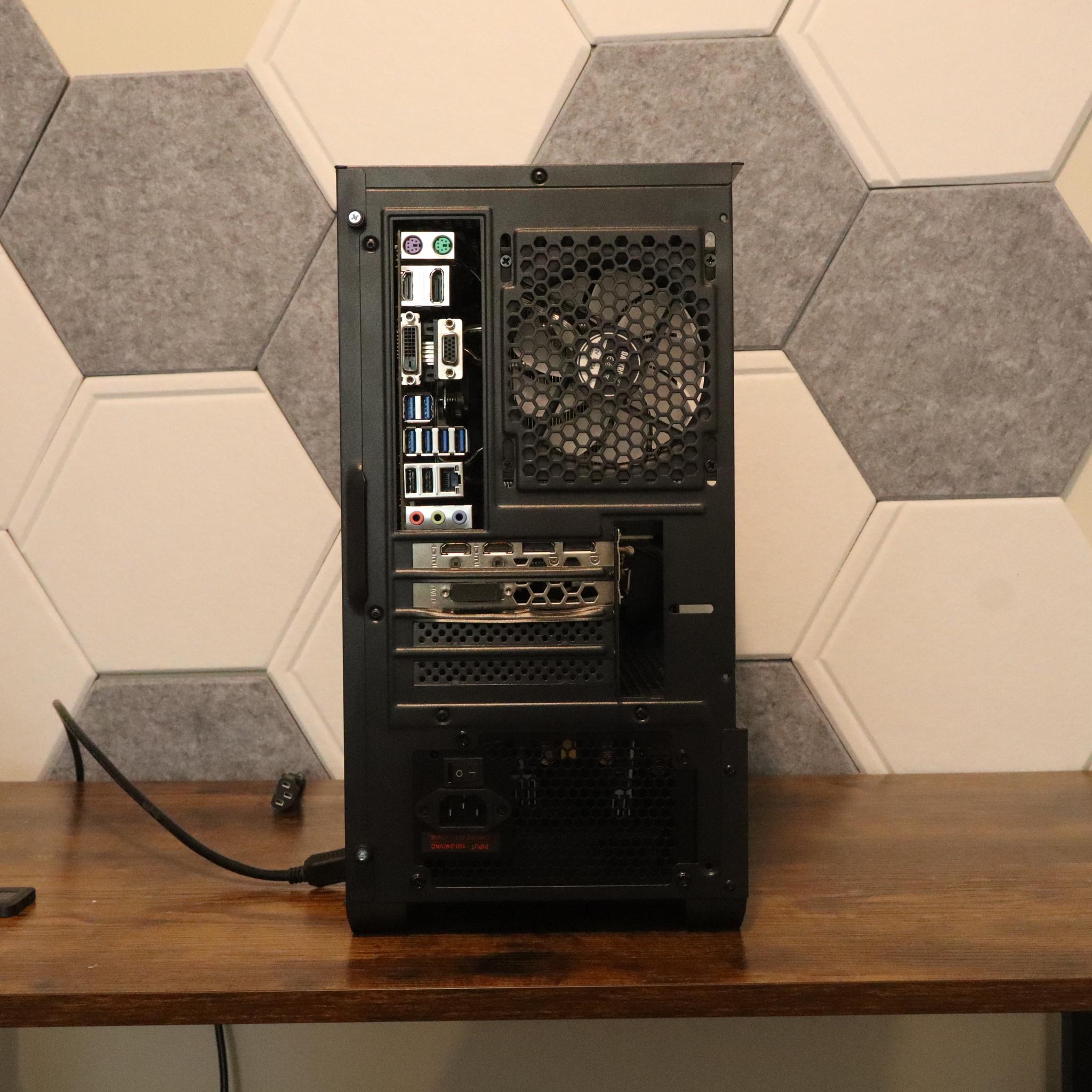 Gaming PC | RX 580 8gb | i7 7700 | 16gb DDR4 Ram | 850 gb storage | windows 11 & wifi