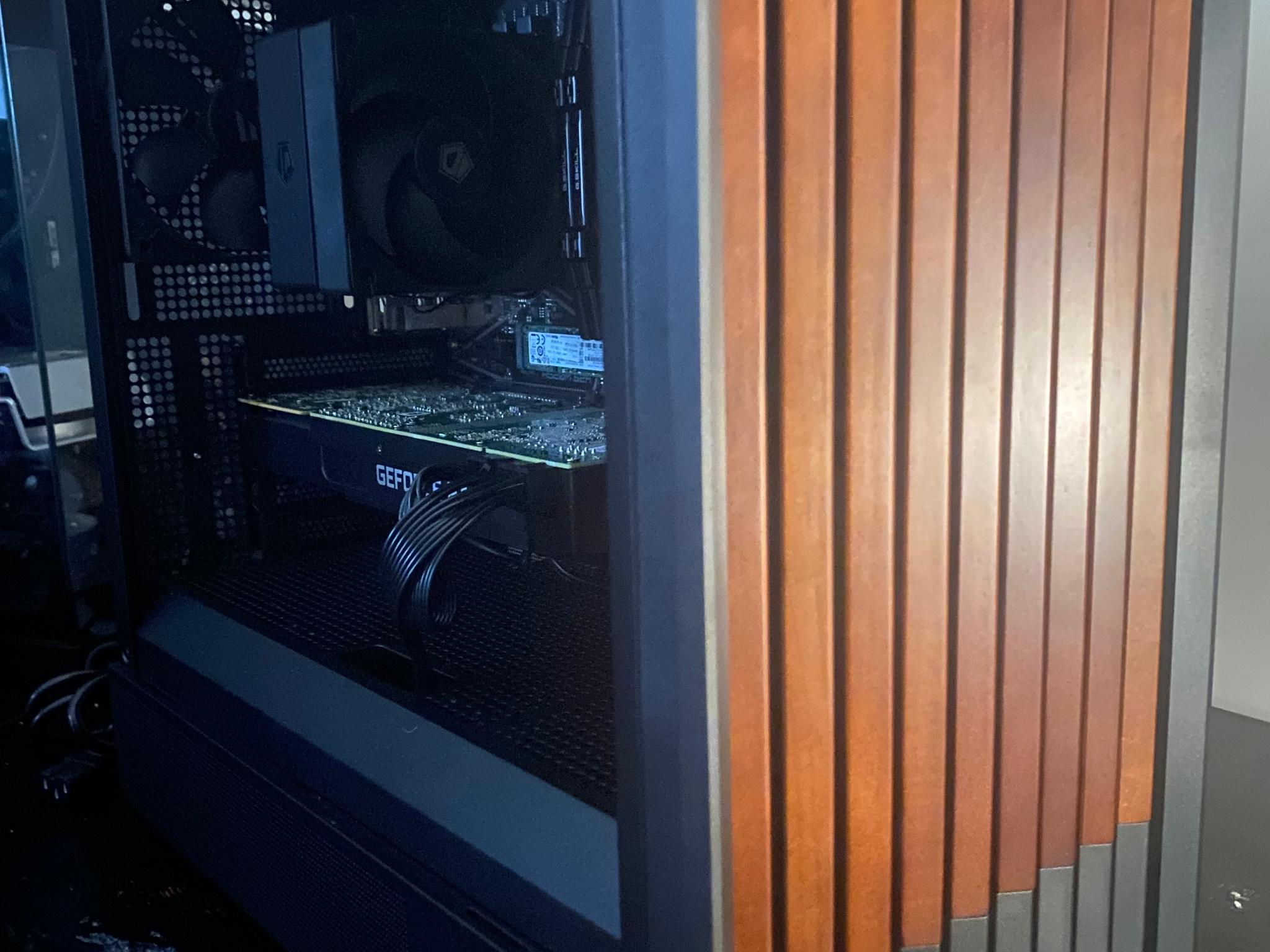 All Black Wood Aesthetic Gaming Pc - RTX 2070super / Ryzen 5 3600 / 16gb Ram / 500gb nvme ssd