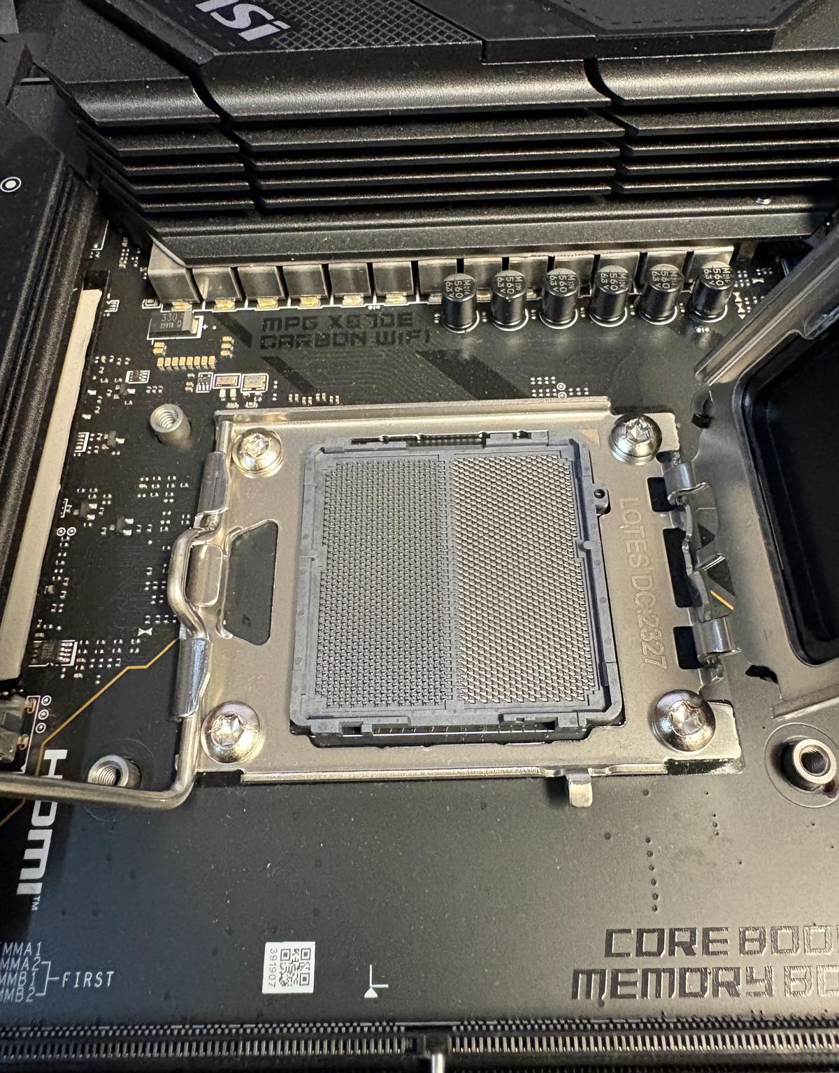 MSI MPG X670E CARBON WIFI - Image 5
