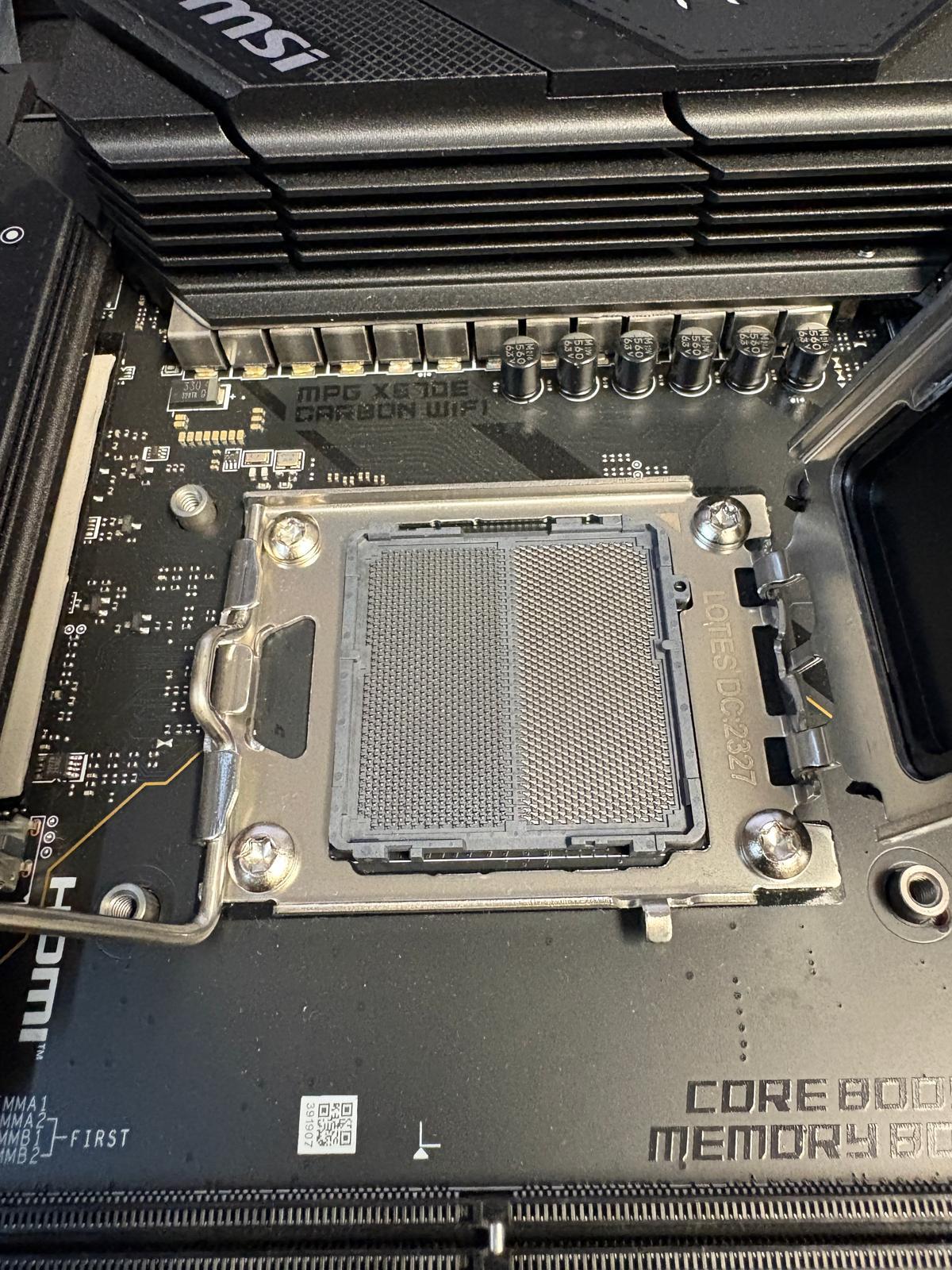 USED & FUNCTION GOOD - MSI MPG X670E CARBON WIFI AMD X670 Socket AM5 DDR5 256GB ATX
