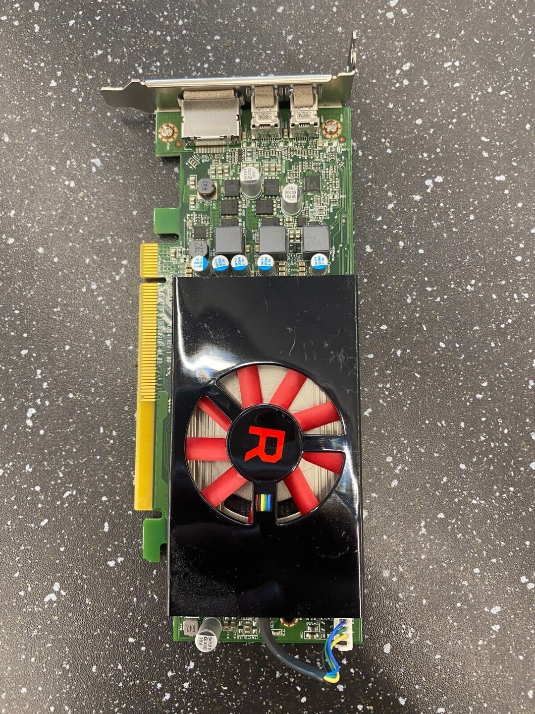 AMD Radeon RX 550 4GB GDDR5 LP Graphics Card - DisplayPort, 2x Mini ...