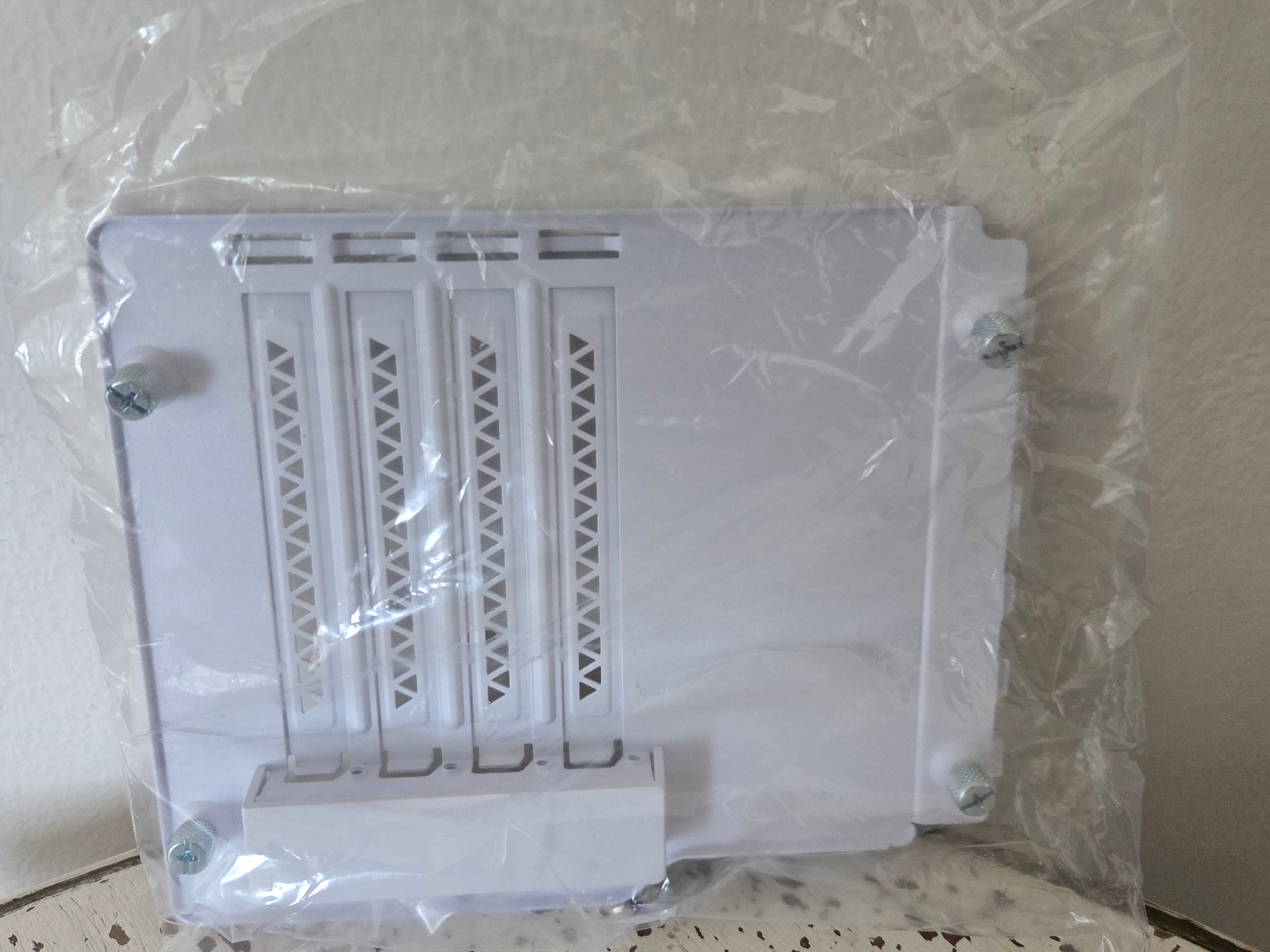 XPG Invader X Vertical Mount Kit & Replacement PCIe Covers - White