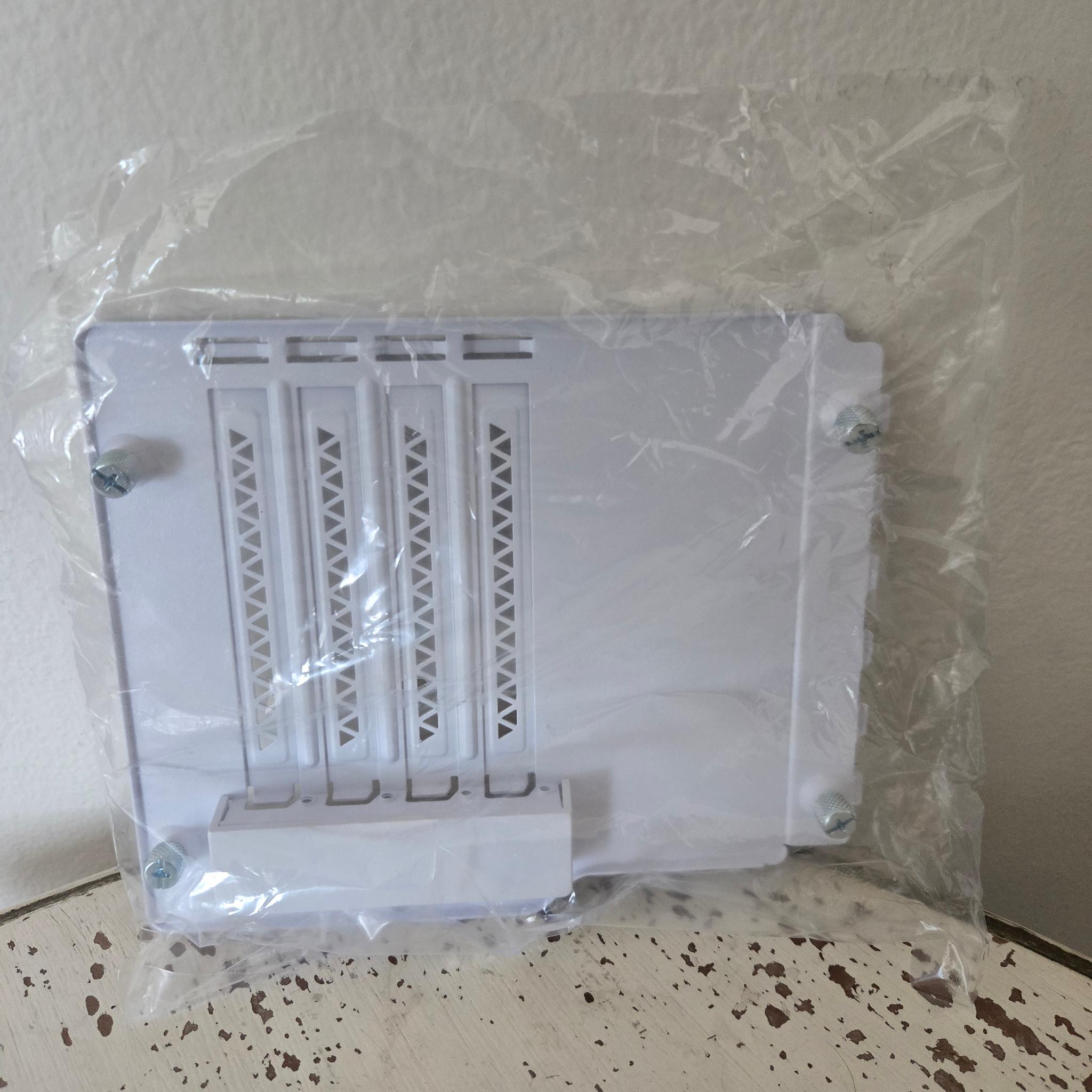 XPG Invader X Vertical Mount Kit & Replacement PCIe Covers - White