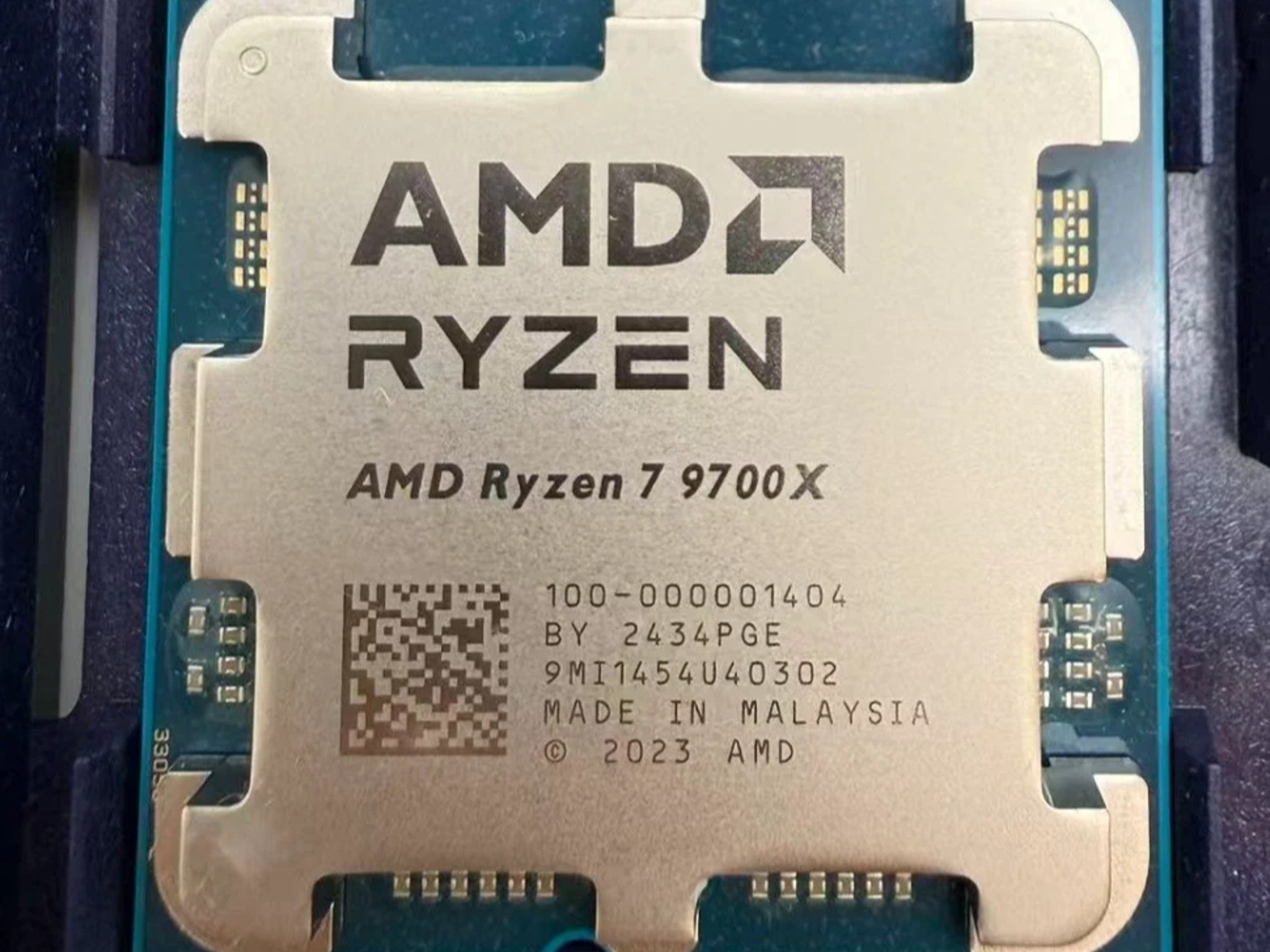 AMD Ryzen 7 9700X