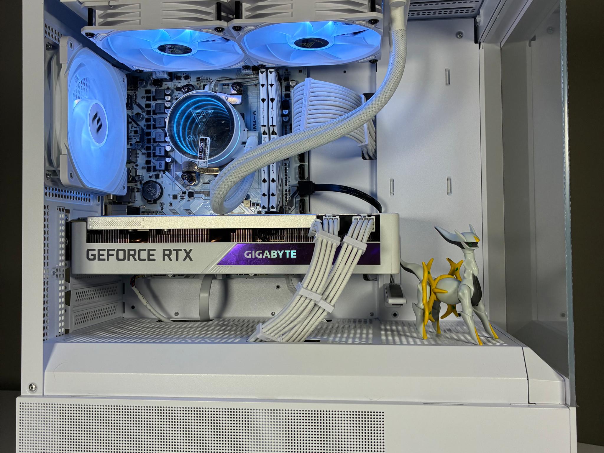 WICKED WHITE PC | RTX 3070 | Ryzen 7 3700X | 32 GB RAM | 1.5 TB Storage
