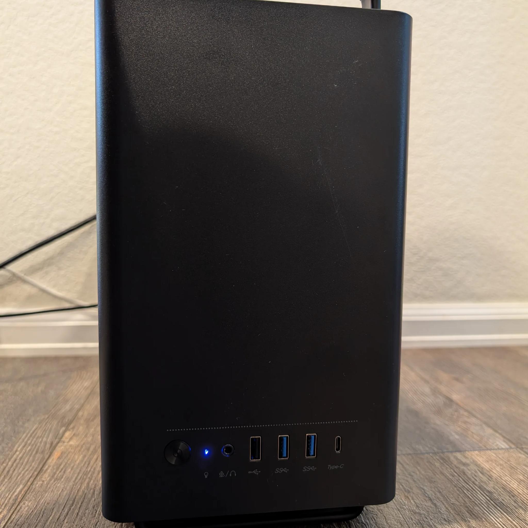 "Who Needs a Mac Pro?!" Intel 265KF | RTX 5070 | 32GB DDR5 | 1TB NVME