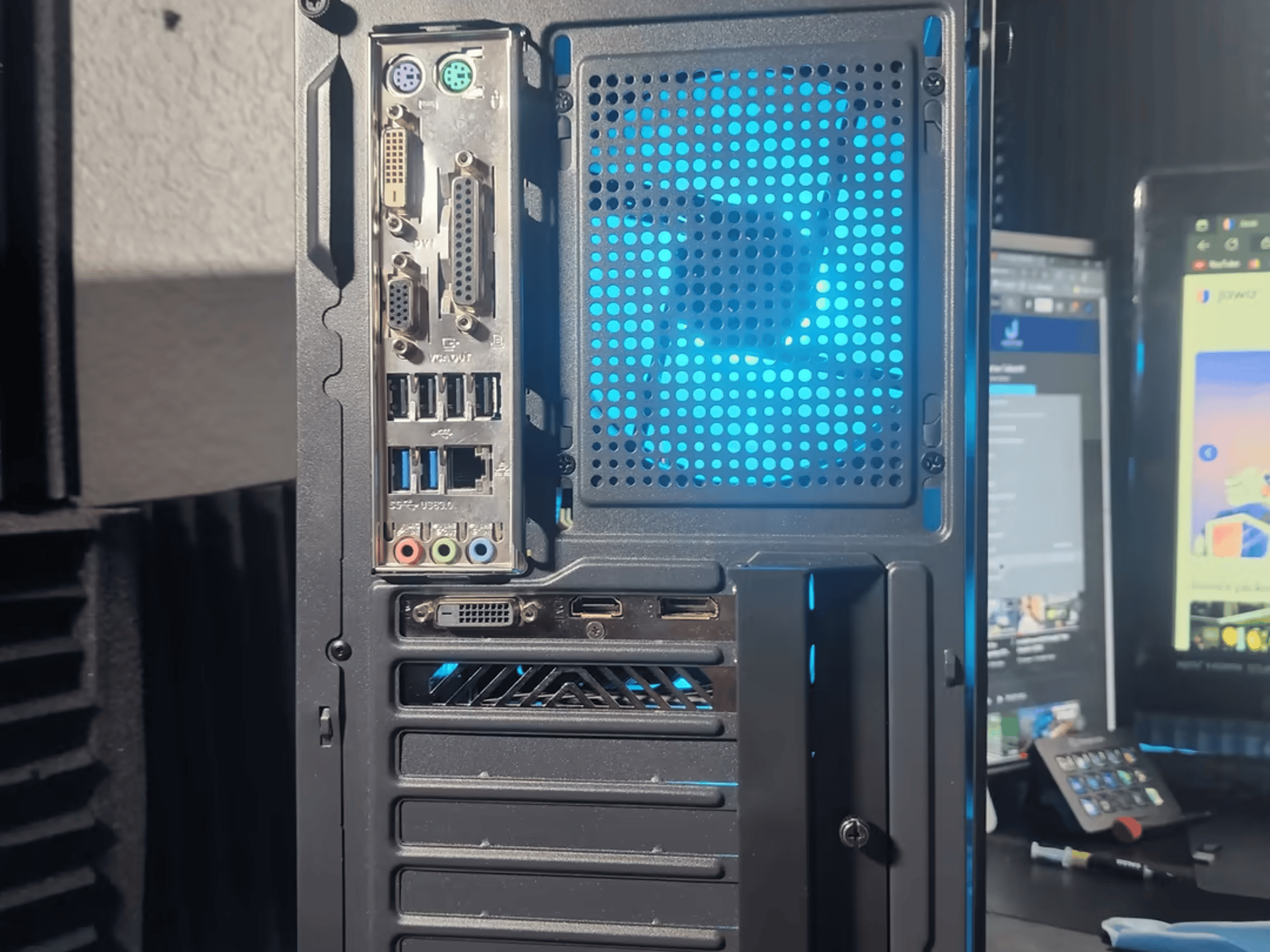 GreyScaled | i5 4590S - GTX 1050TI - 120GB SSD 1TB HDD 