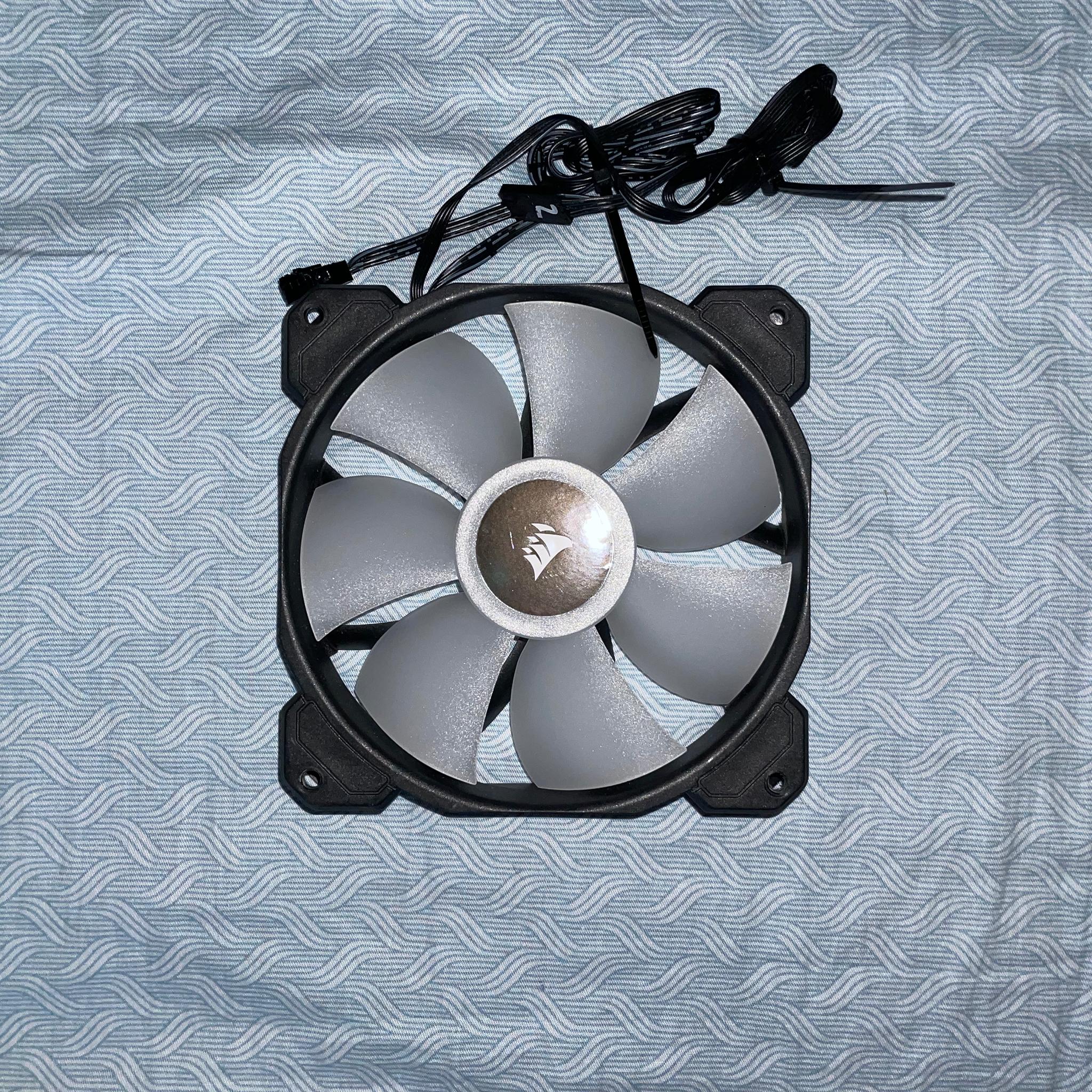 Assorted Corsair/ThermalTake/Antec 120mm Case Fans x4