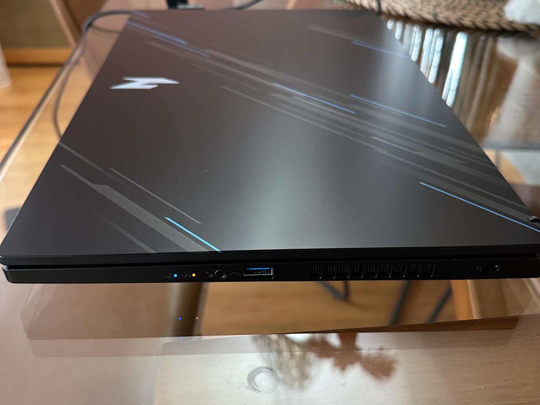 LIKE NEW Acer Nitro V 15.6" i5 13th RTX 3050