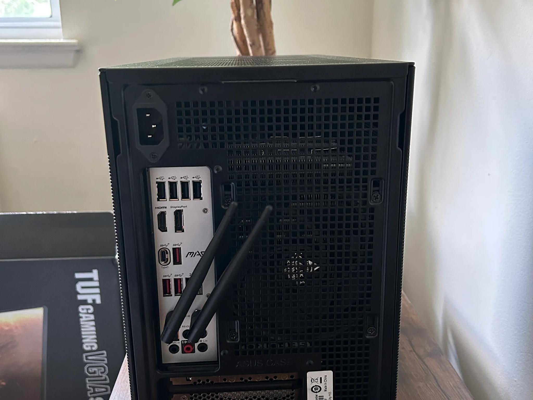 Intel Core i5 13400F, Nvidia MSI RTX 4070 oc, 32GB RAM, 500GB MSI SSD NVMe, Corsair PSU 850W