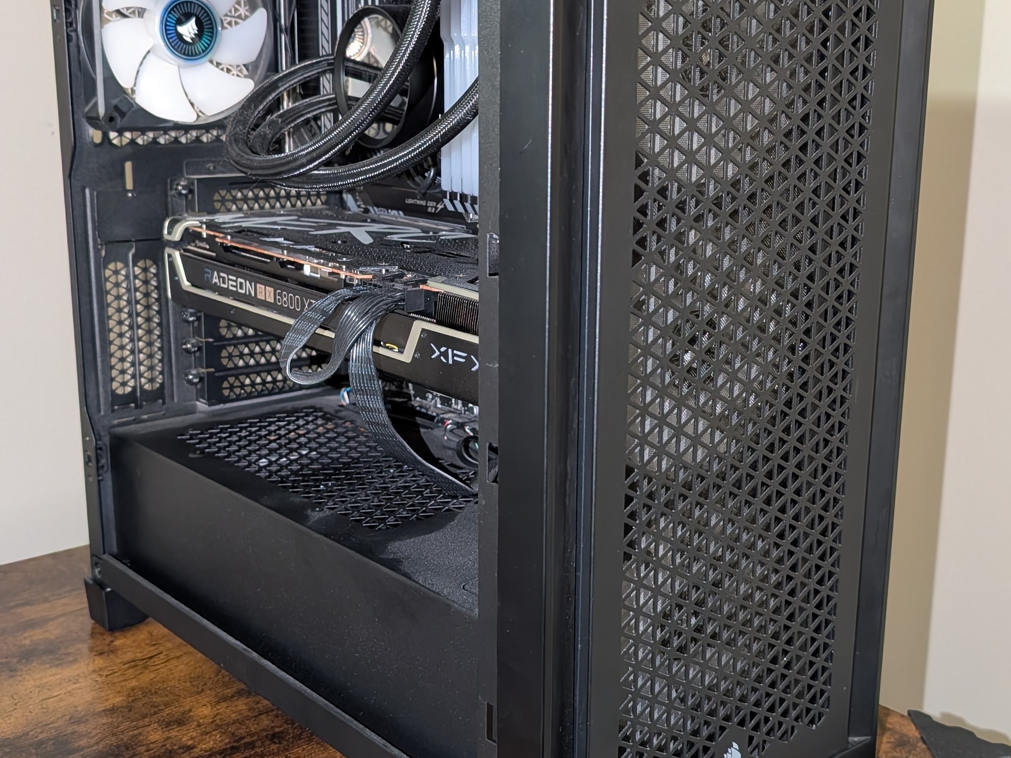 CPU | Ryzen 5800X3D ~ GPU | RX 6800XT w/ 1TB 990 Pro Custom Build