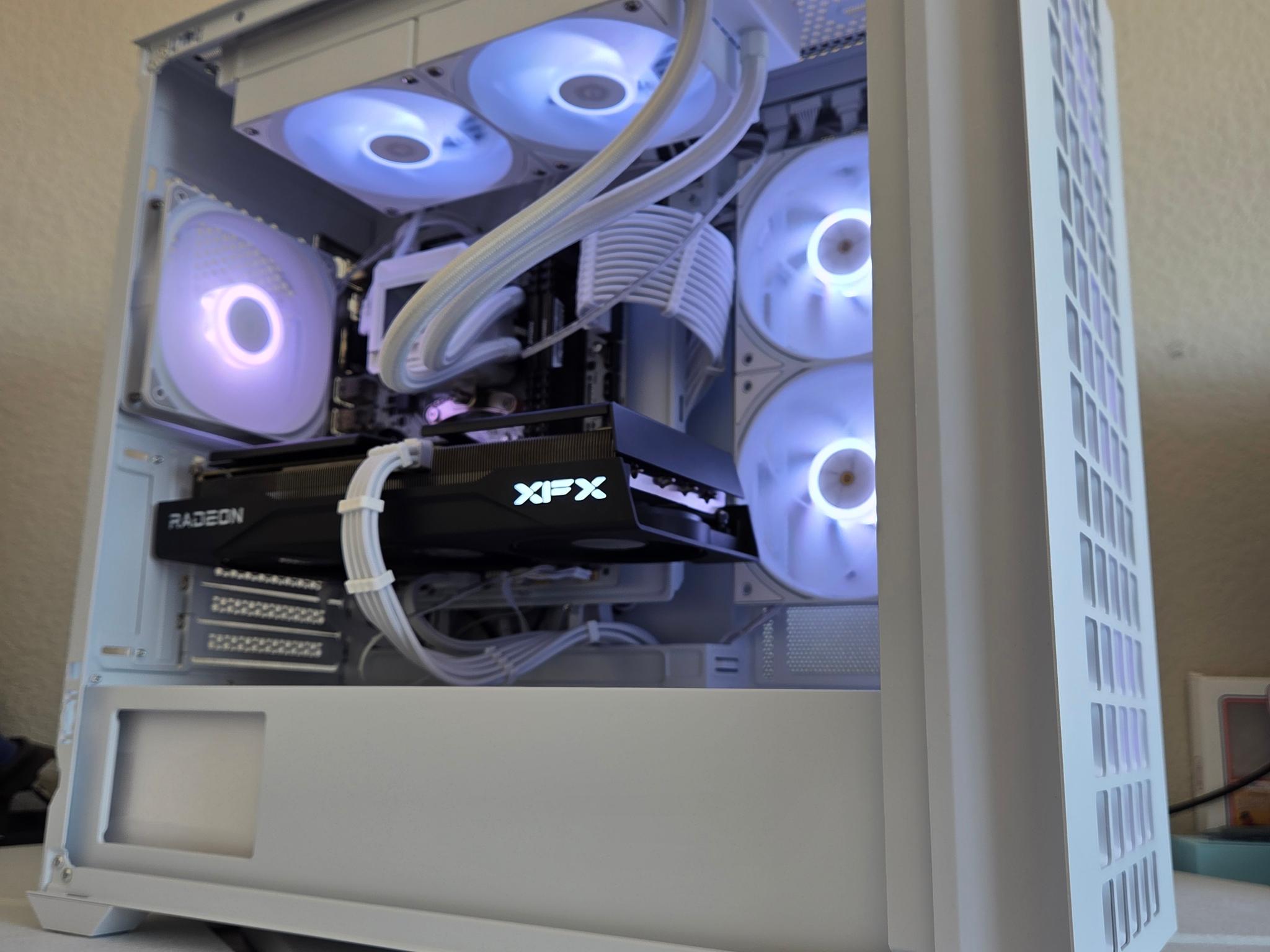 FROST PRO PLAYER🤍❄️💙9060XT Ryzen 7 5700x