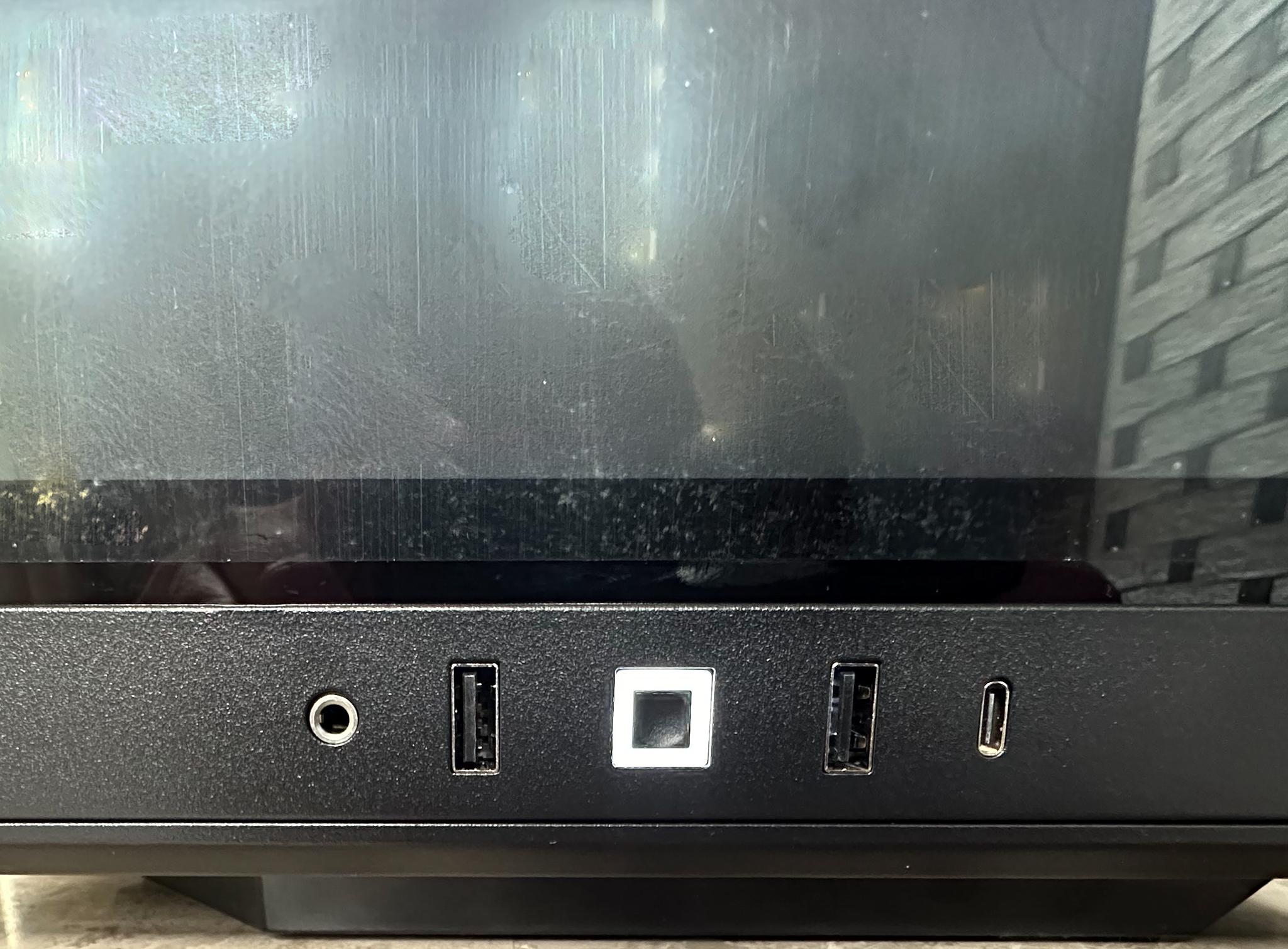 RTX 3070 | Ryzen 7 5700X - 1TB Gen 4 NVME- 32GB 3200 Memory in the HYTE Y40!