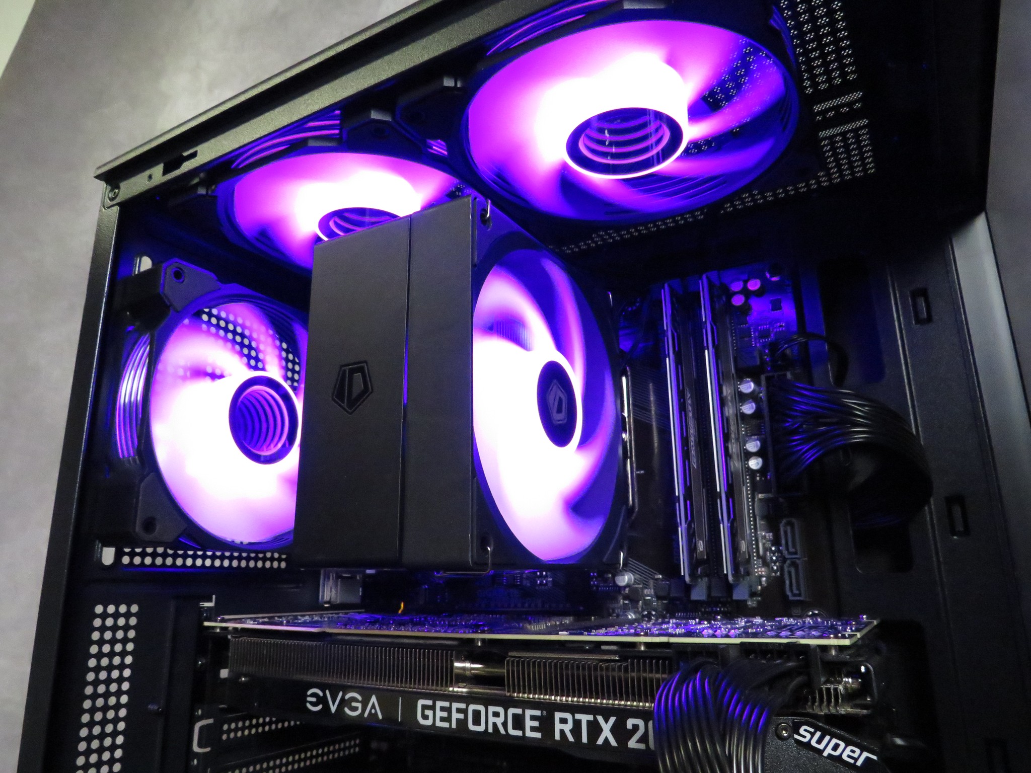 Great Mid-Range Gamer: Ryzen 5 3600 + RTX 2070 Super + 16 GB DDR4 + 1 TB NVME SSD