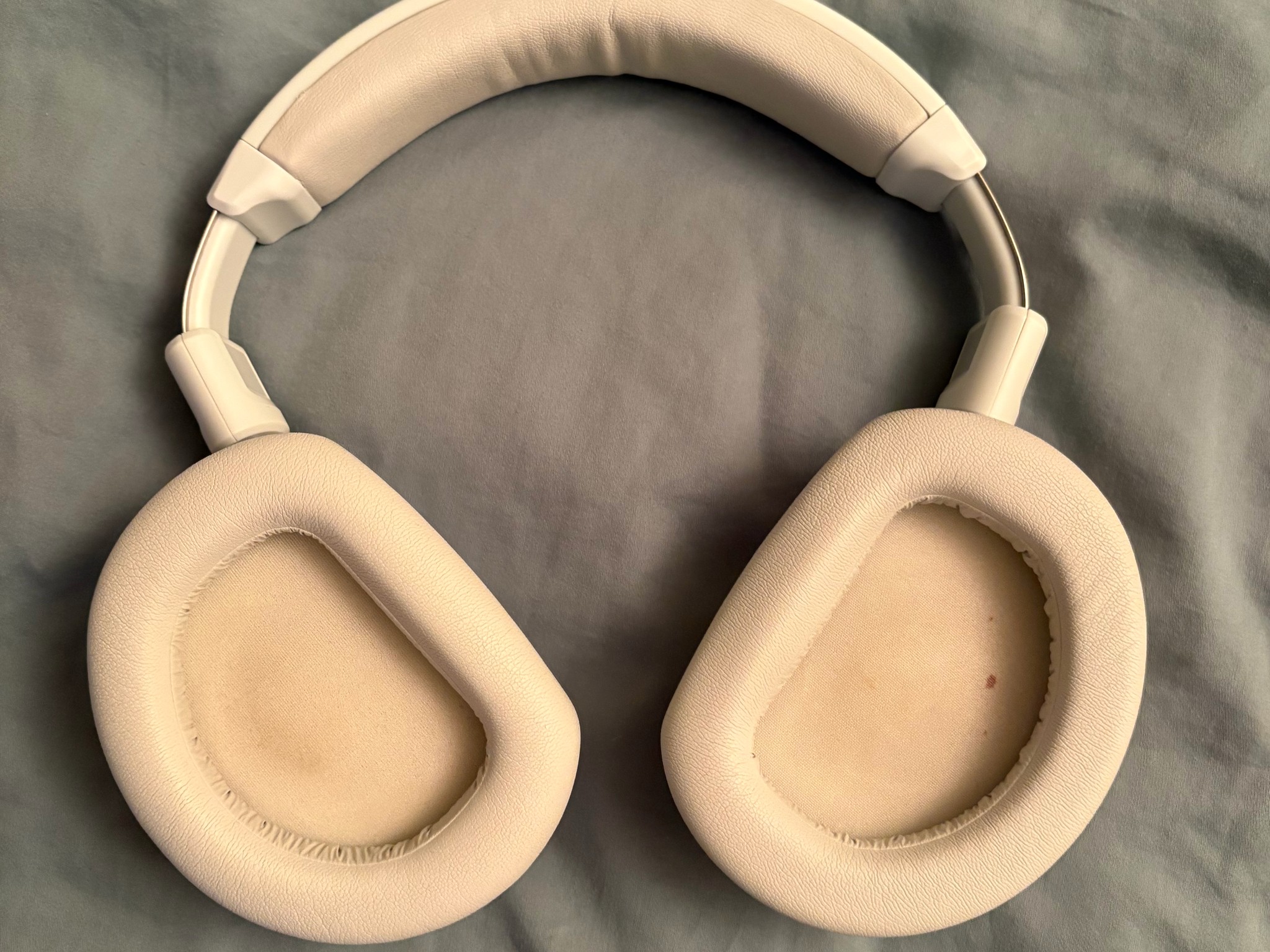 Used Hyte Eclipse HG10 Wireless Gaming Headset