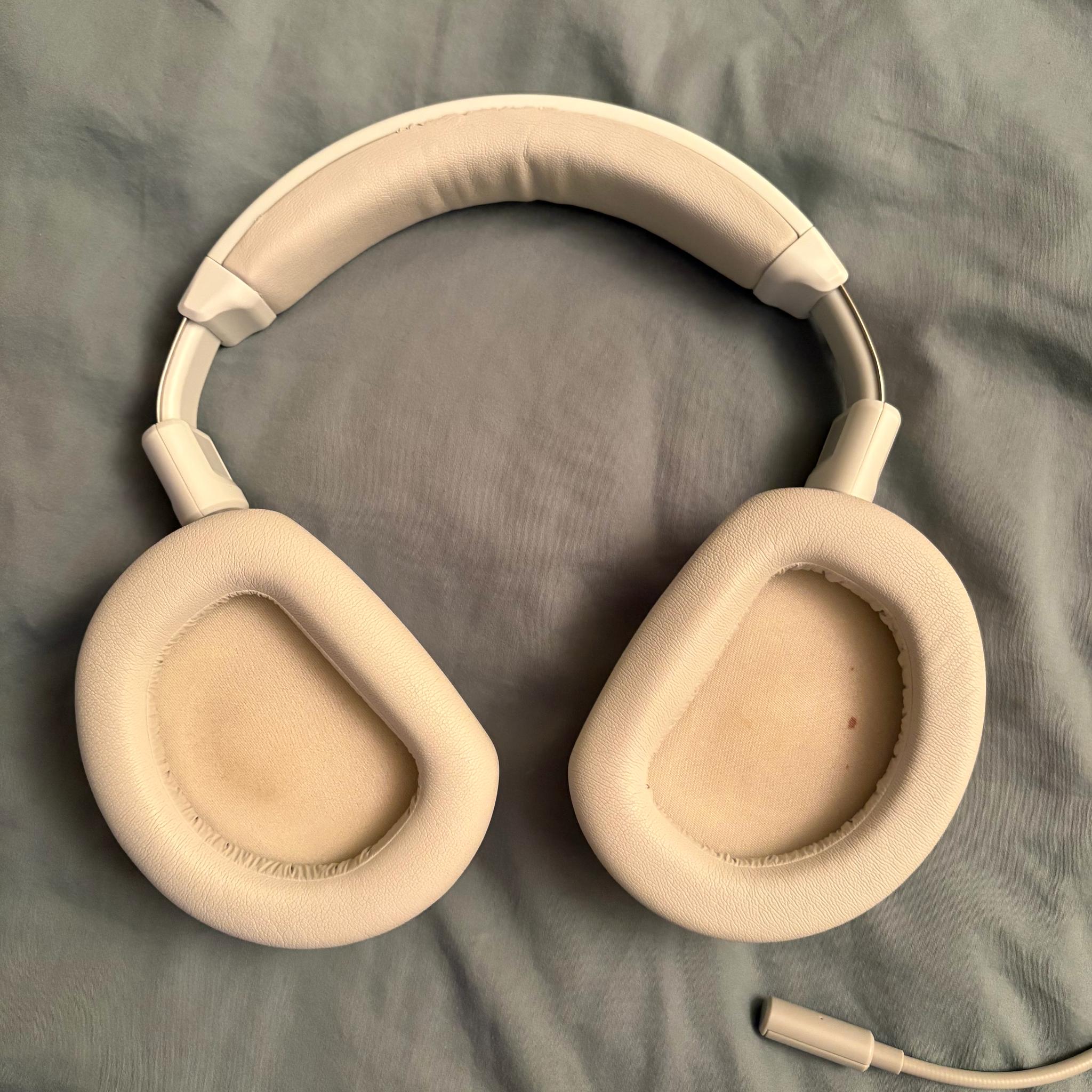 Used Hyte Eclipse HG10 Wireless Gaming Headset