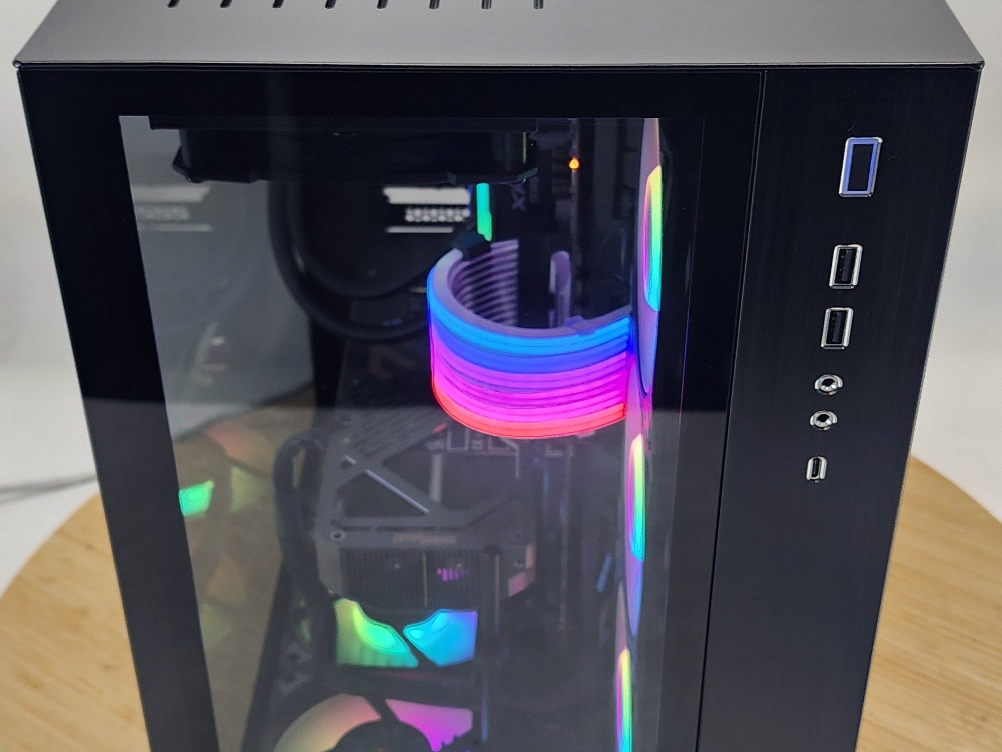 Gaming PC Ryzen 7 7800X3D 32GB RAM 1TB SSD RTX 5070 Ti 16GB Windows 11 Computer