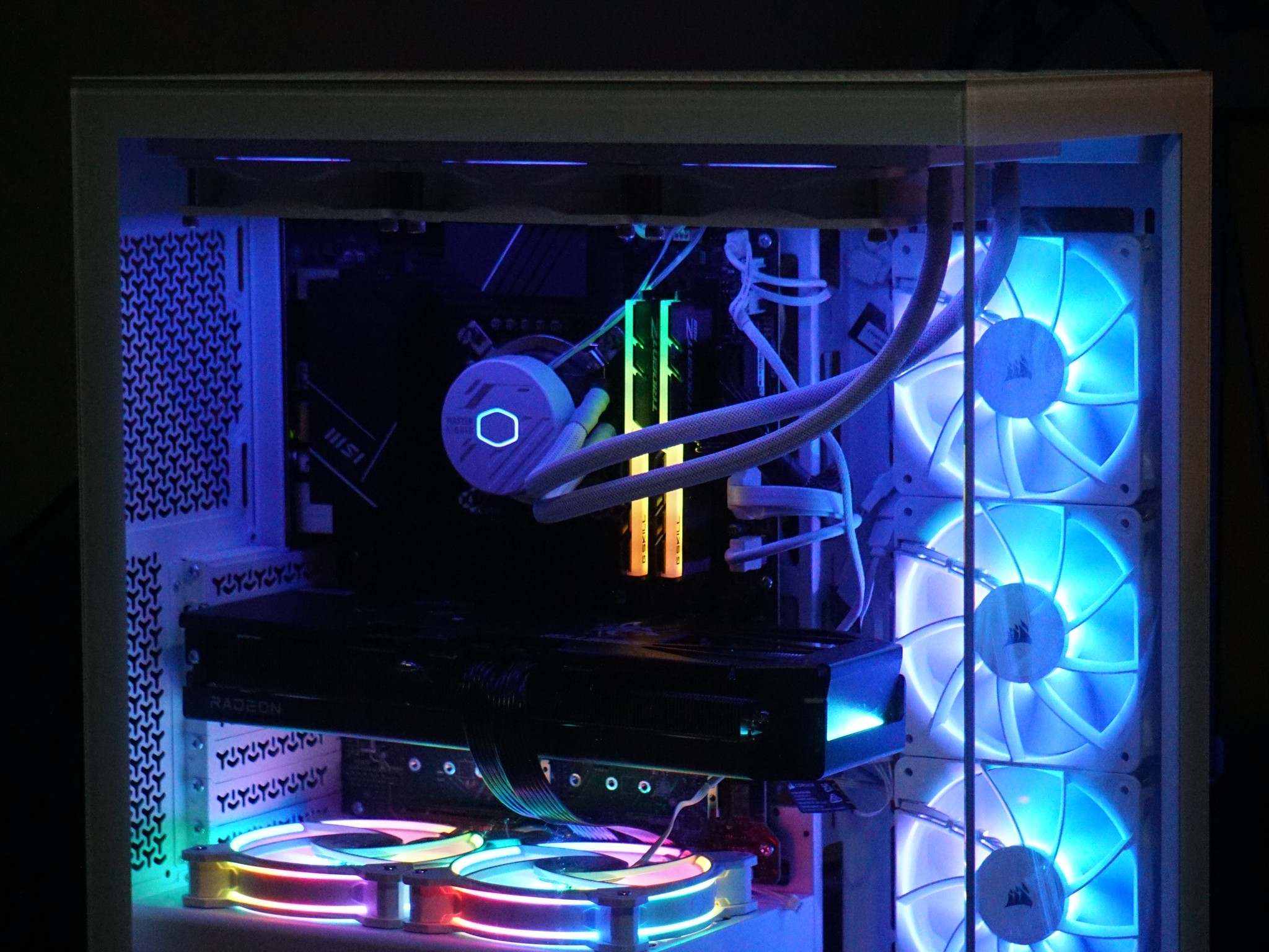 i9-14900K | RX 9070XT | 1 TB SSD | 32GB DDR4 4000Mhz Ram | Gaming / Productivity PC