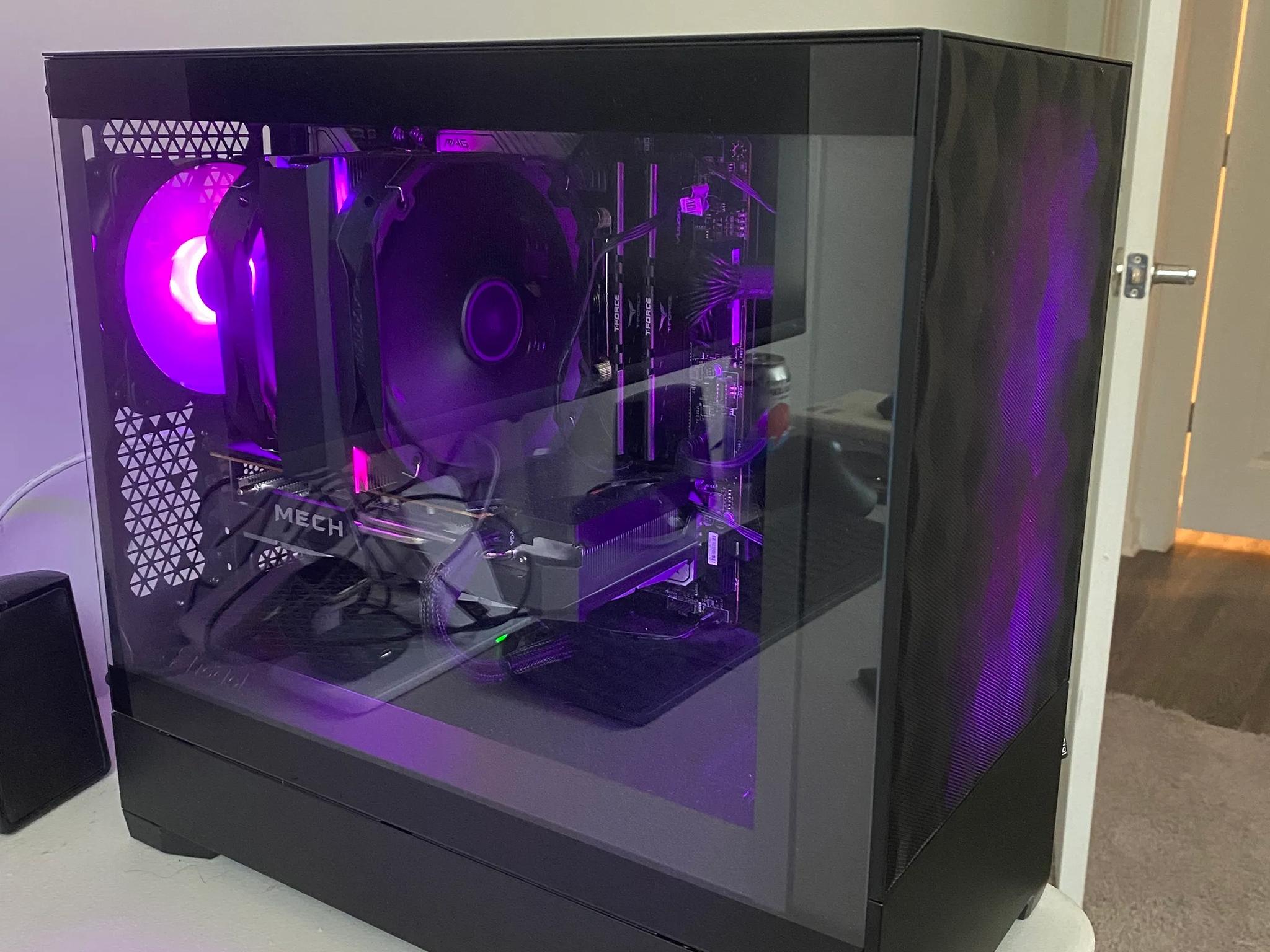 High-Performance Gaming PC - Intel i5-12600KF, Radeon RX 6600, 16GB RAM, 500GB N