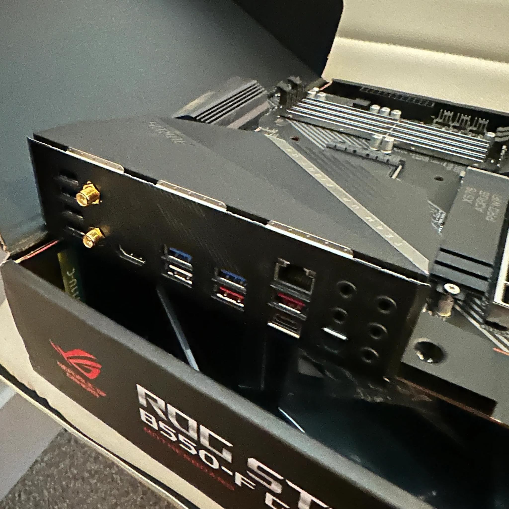 OPEN BOX Gigabyte Aorus X570 PRO WIFI Motherboard