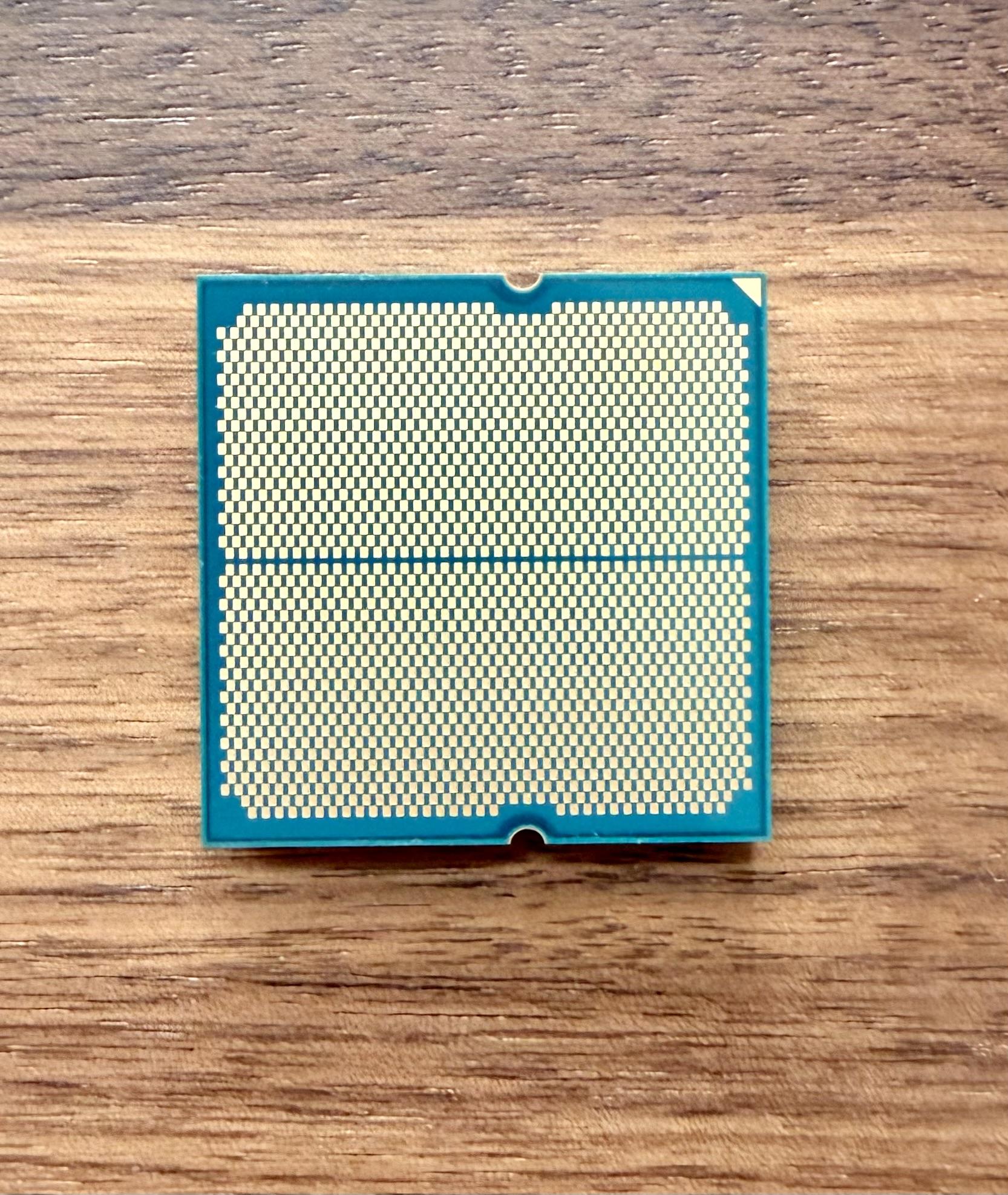 AMD Ryzen 7 7900X (12 Cores/24 Threads) (AM5)