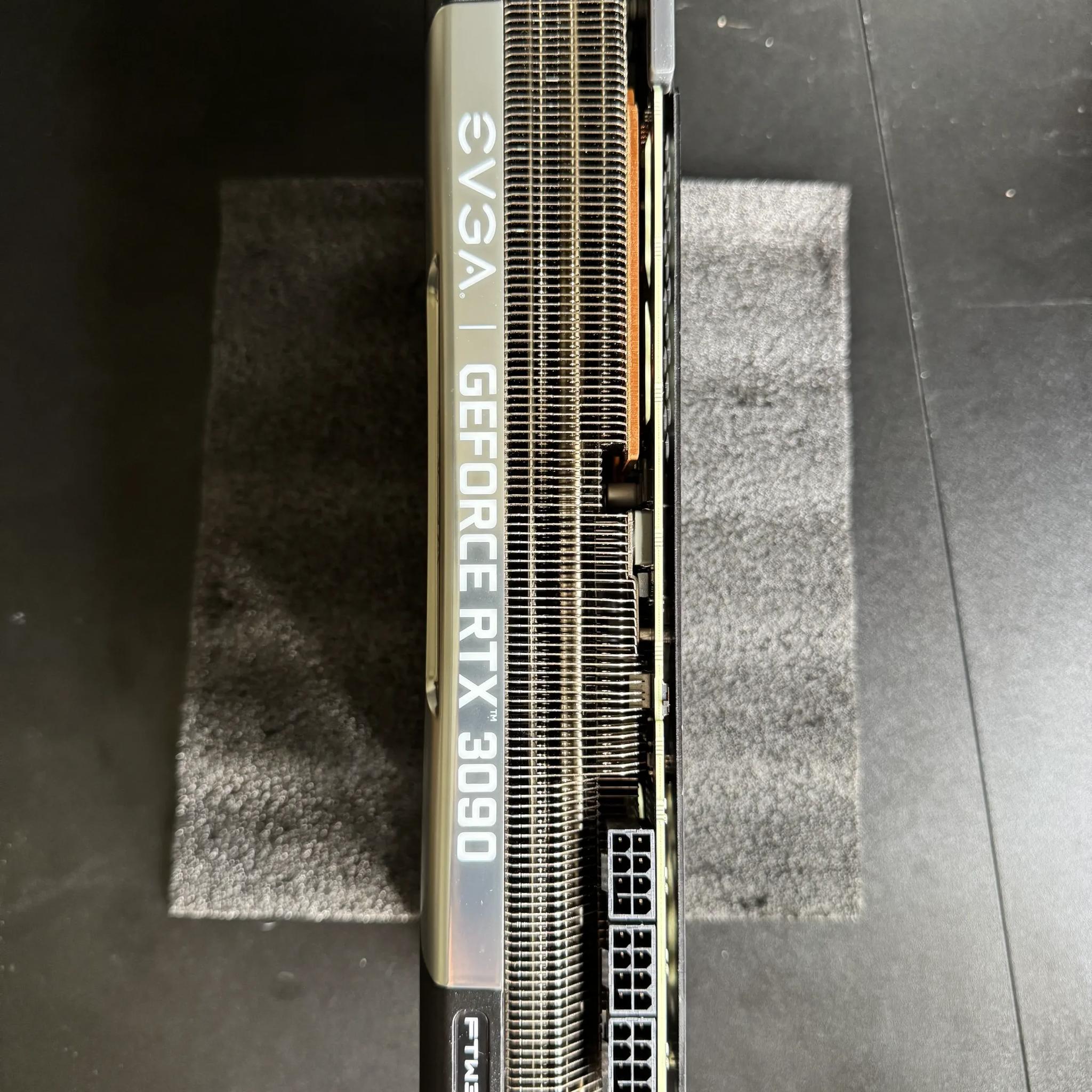 EVGA GeForce RTX 3090 FTW3 Ultra Gaming 24GB GDDR6X