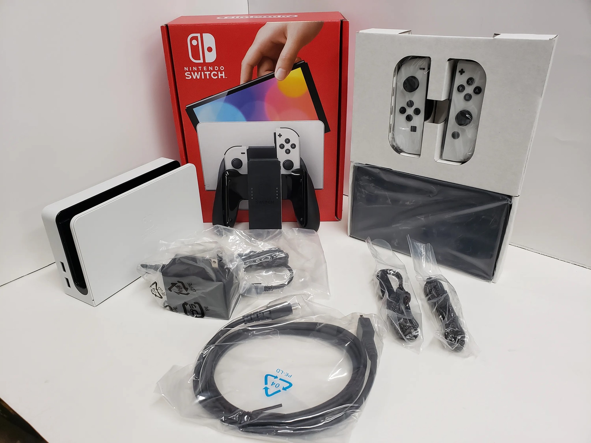 Nintendo Switch OLED Model w/ White Joy-Controllers