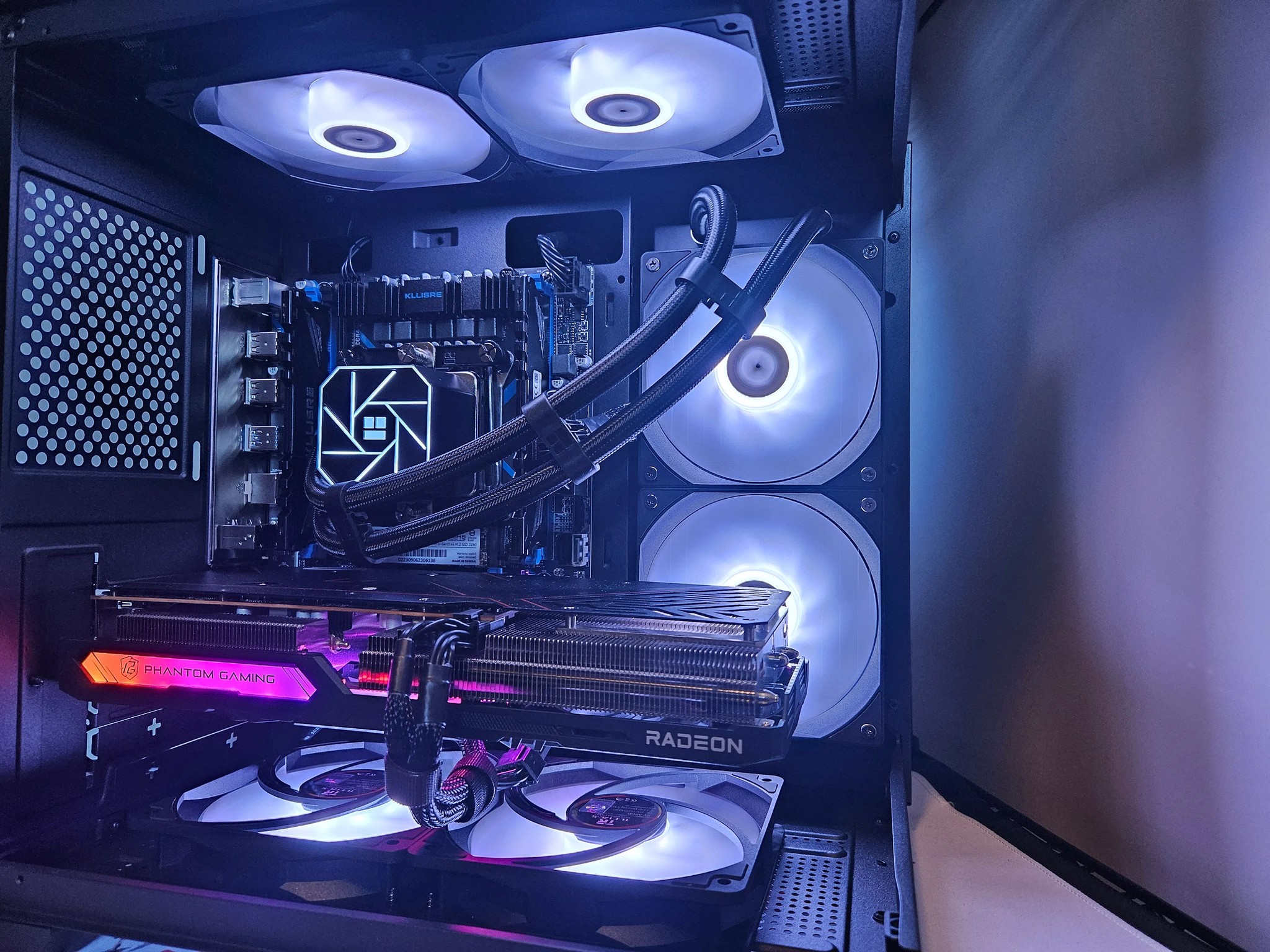 Dark Side Liquid cooled Intel 14 core / 16GB DDR4 / 512GB SSD / RX 7600