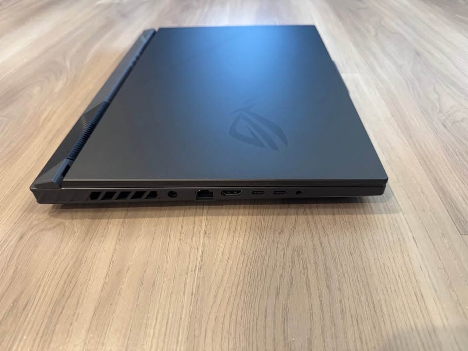 ASUS ROG Strix G16 - Ryzen 9 9955HX3D RTX 5070 Ti 32GB RAM 1TB SSD 16" 2.5K 240Hz