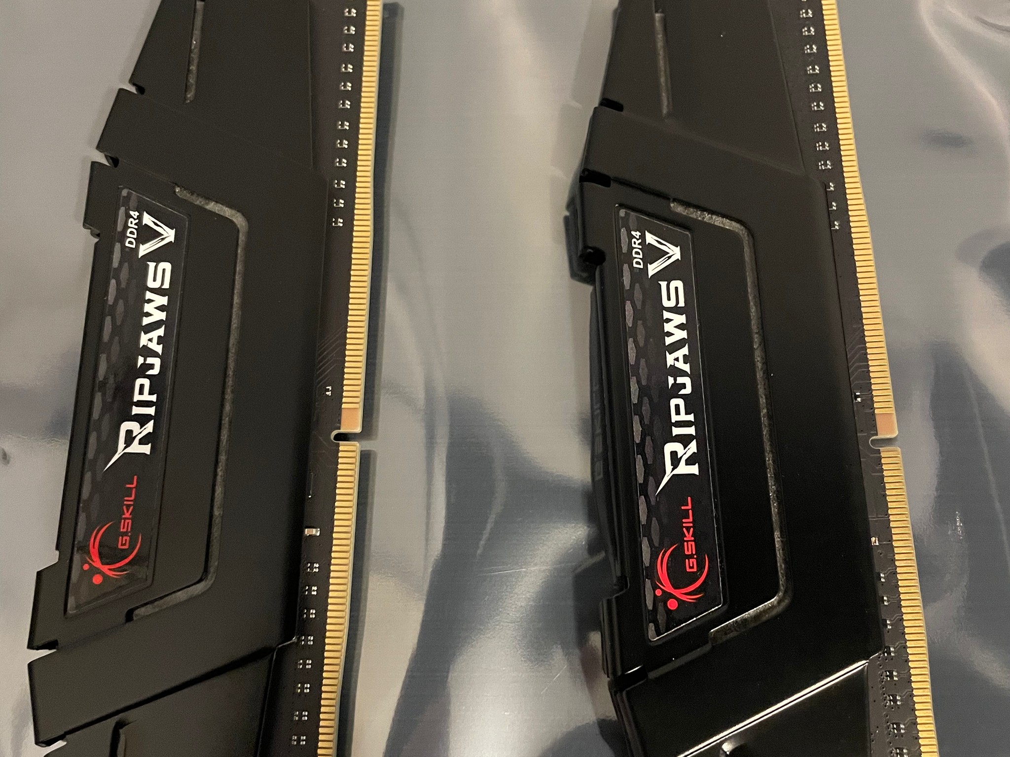 G.Skill RipJaws V Series 16GB (2 x 8GB) DDR4 3600 CL16-19-19-39 F4-3600C16D-16GVKC