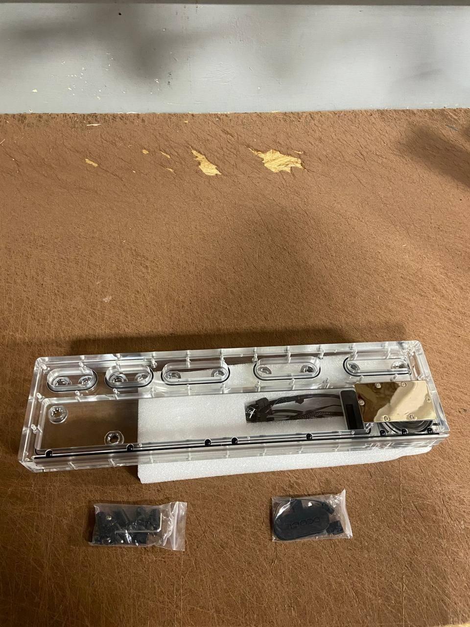 Alphacool Core Distro Plate 480 VPP/D5 - Left with VPP D5 Apex Pump (14578)