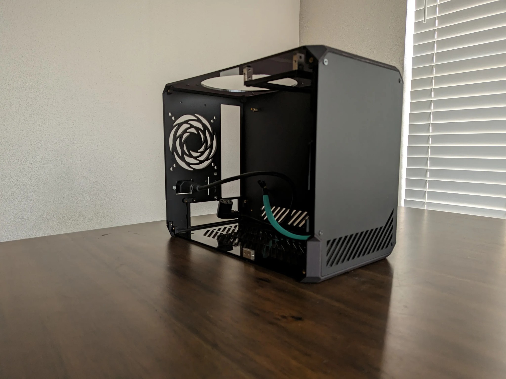 Lz7 XTD Mini-ITX Case