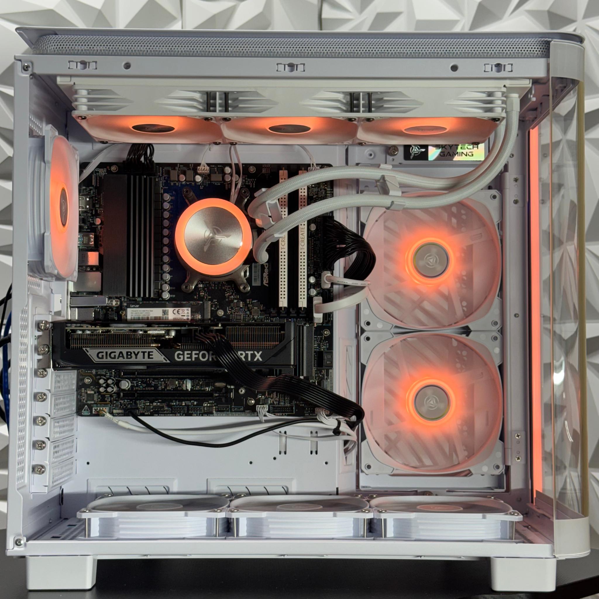 Ryzen 7 9700x / RTX 5060 ti 16GB / 16GB DDR5 Ram / 1Tb storage / Windows 11