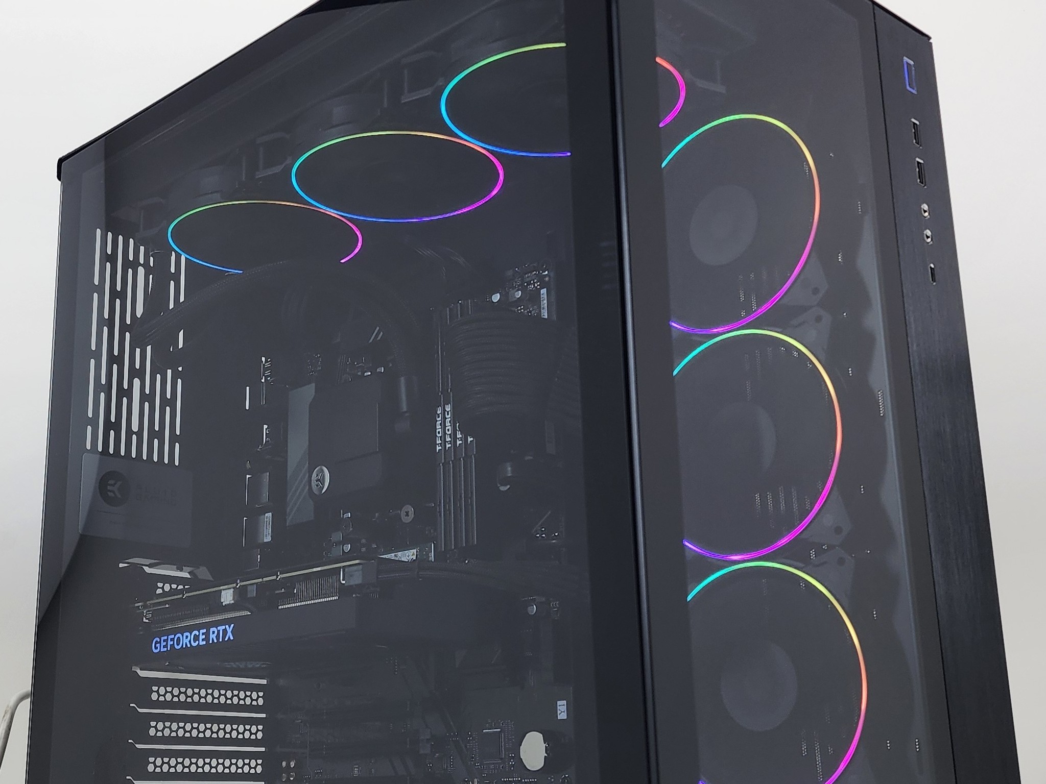 Gaming PC Ryzen 5 8400F 32GB RAM 2TB SSD RTX 4060 Ti 8GB Windows 11 Computer