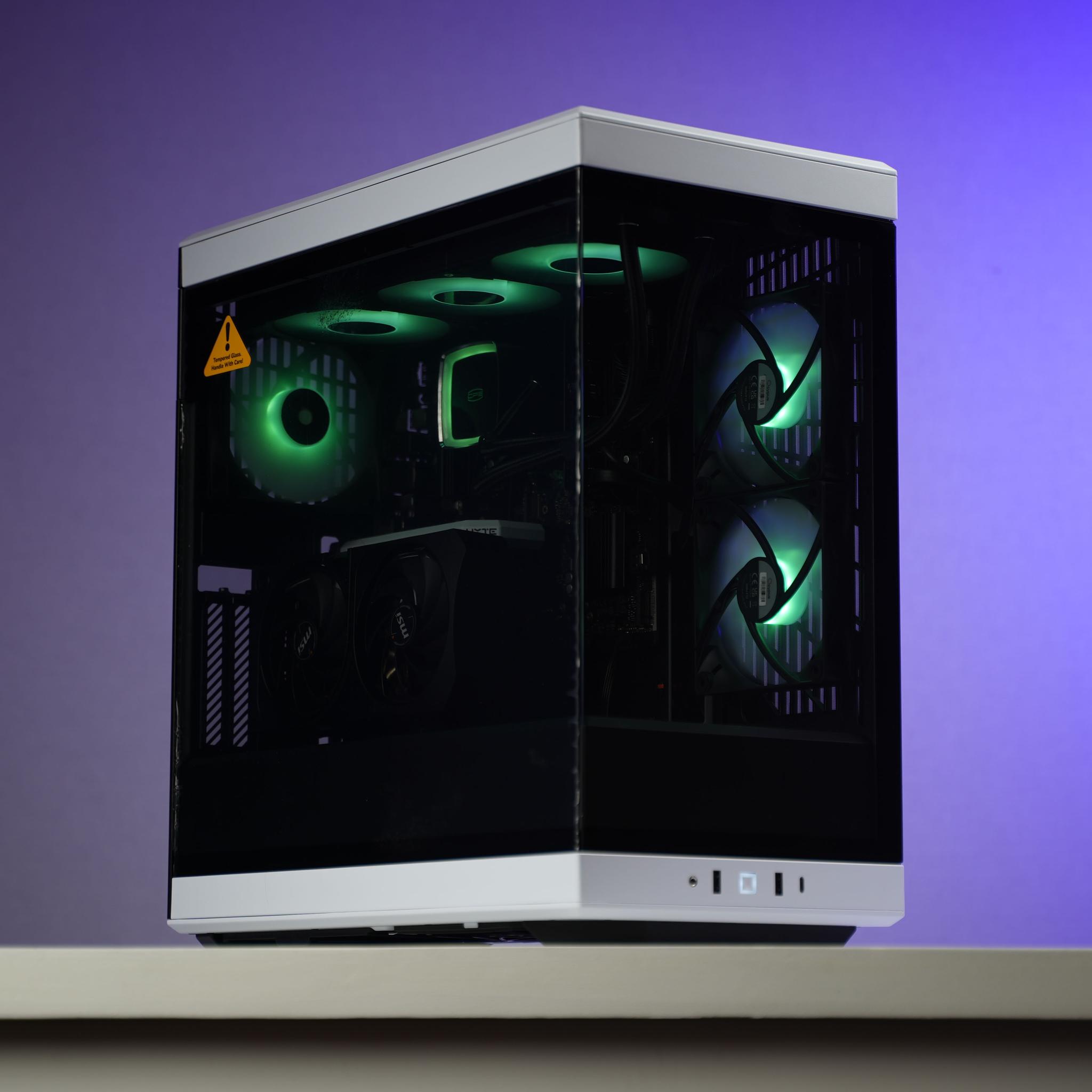 \ PF-00 / RTX 5070 Ryzen 7 7800X3D 32GB 2TB Windows 11 Workstation Gaming PC