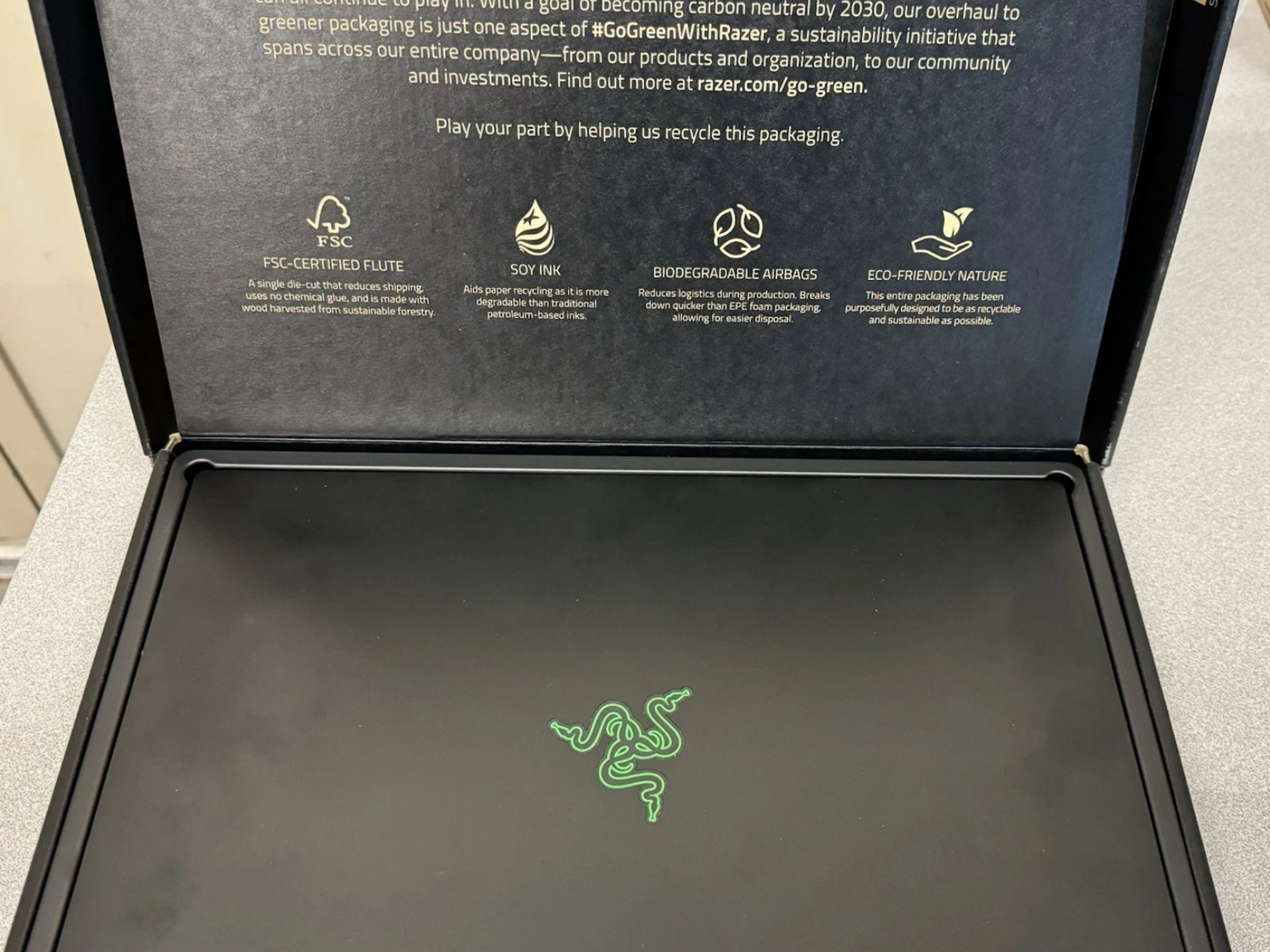 Razer Blade 16 RTX 4080 i9 13th gen