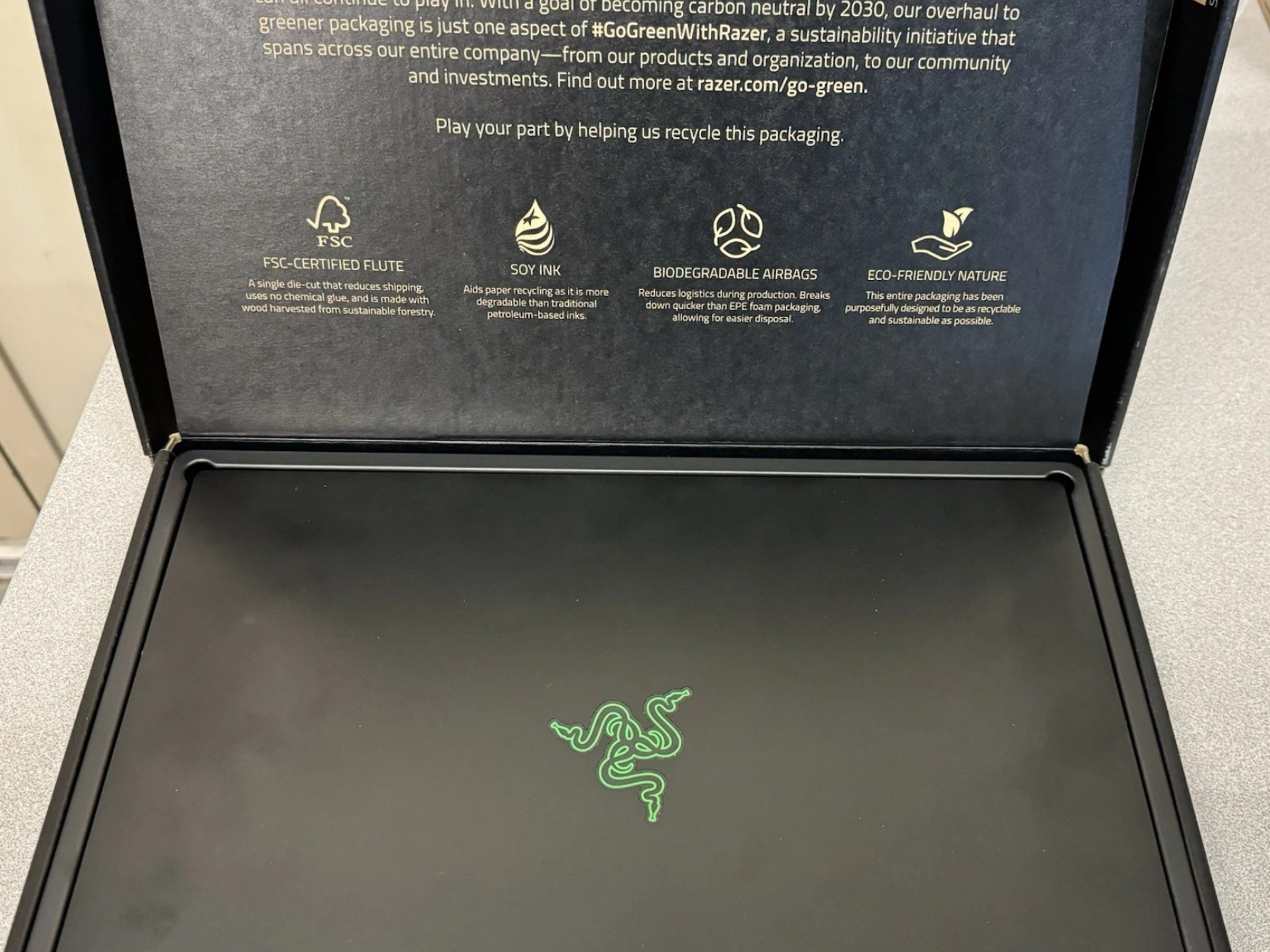Razer Blade 16 RTX 4080 i9 13th gen