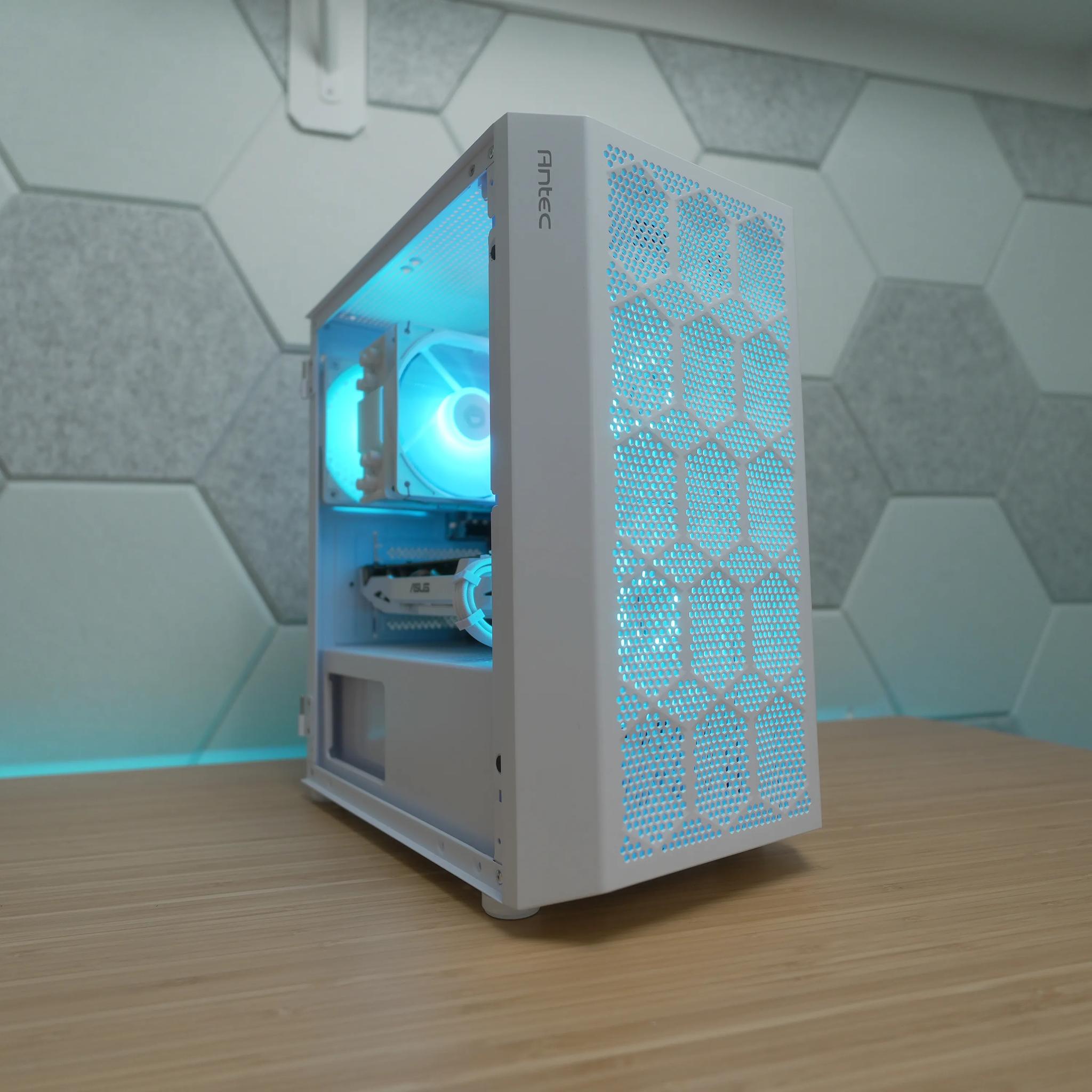 White Gaming PC (Ryzen 7 + Gtx 1070