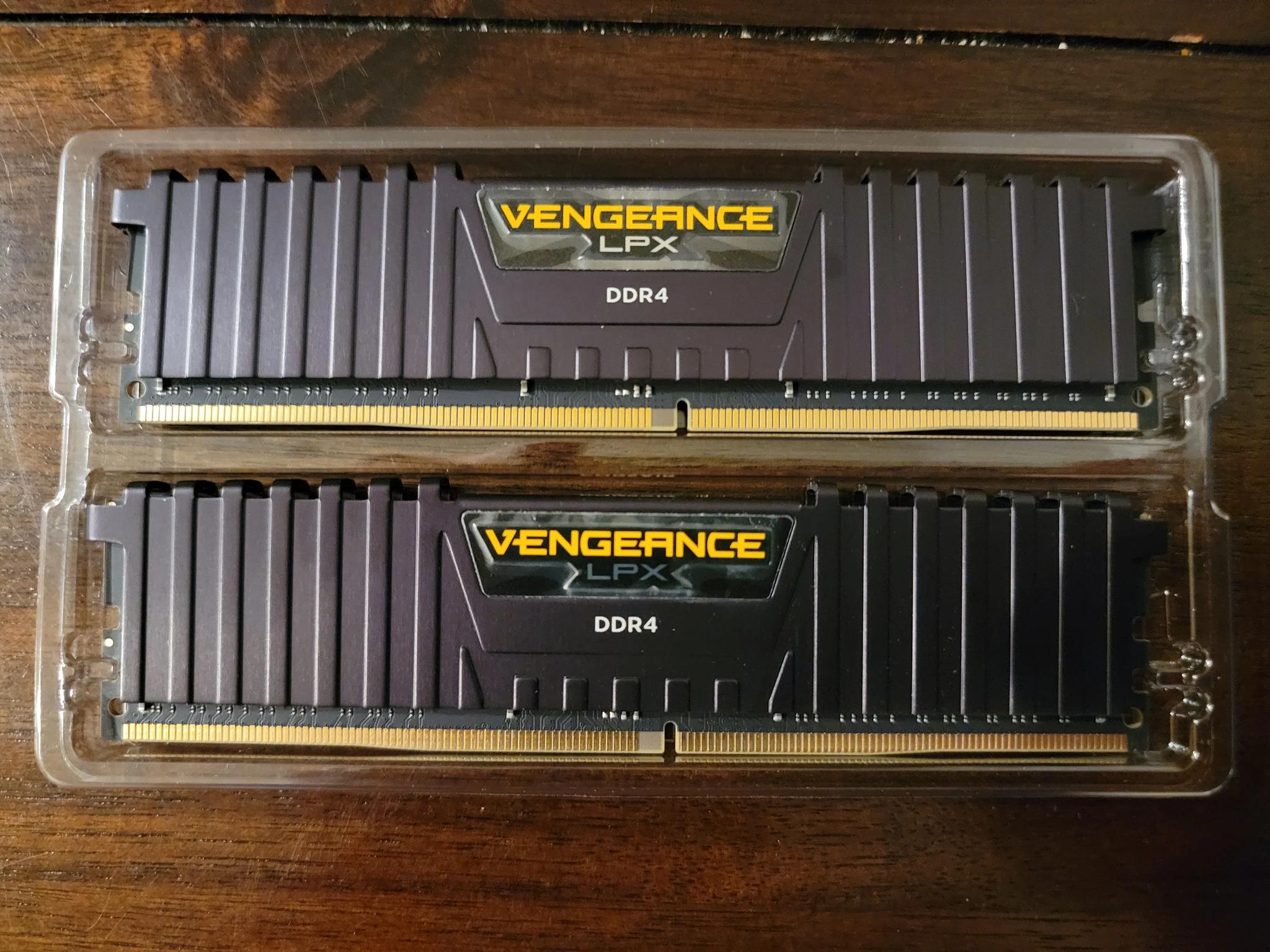 CORSAIR Vengeance LPX 32GB (2 x 16GB) 288-Pin PC RAM DDR4 3200 (PC4 25600)