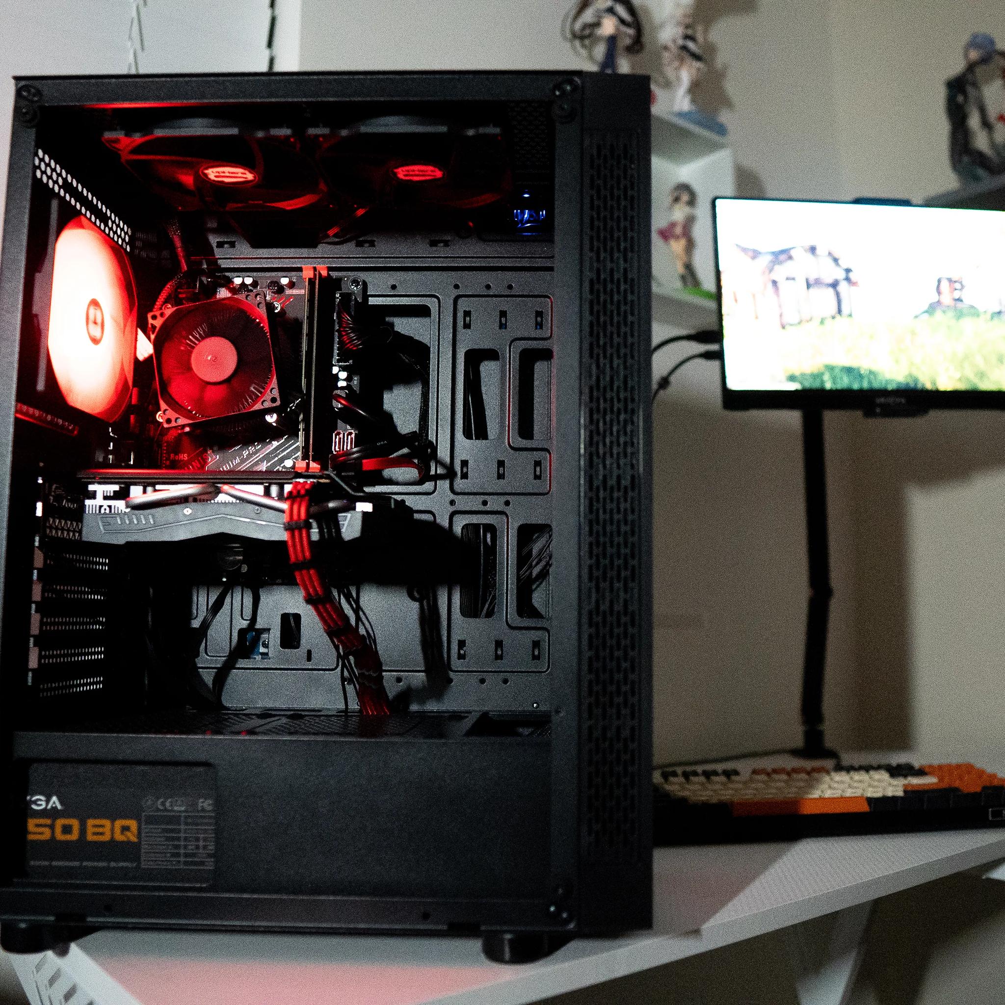 ⚫🔴 | RX 580 | INTEL i5 4670 | 12GB DDR3 RAM | 240GB SSD + 320GB HDD | Scarlet Dagger 2.0