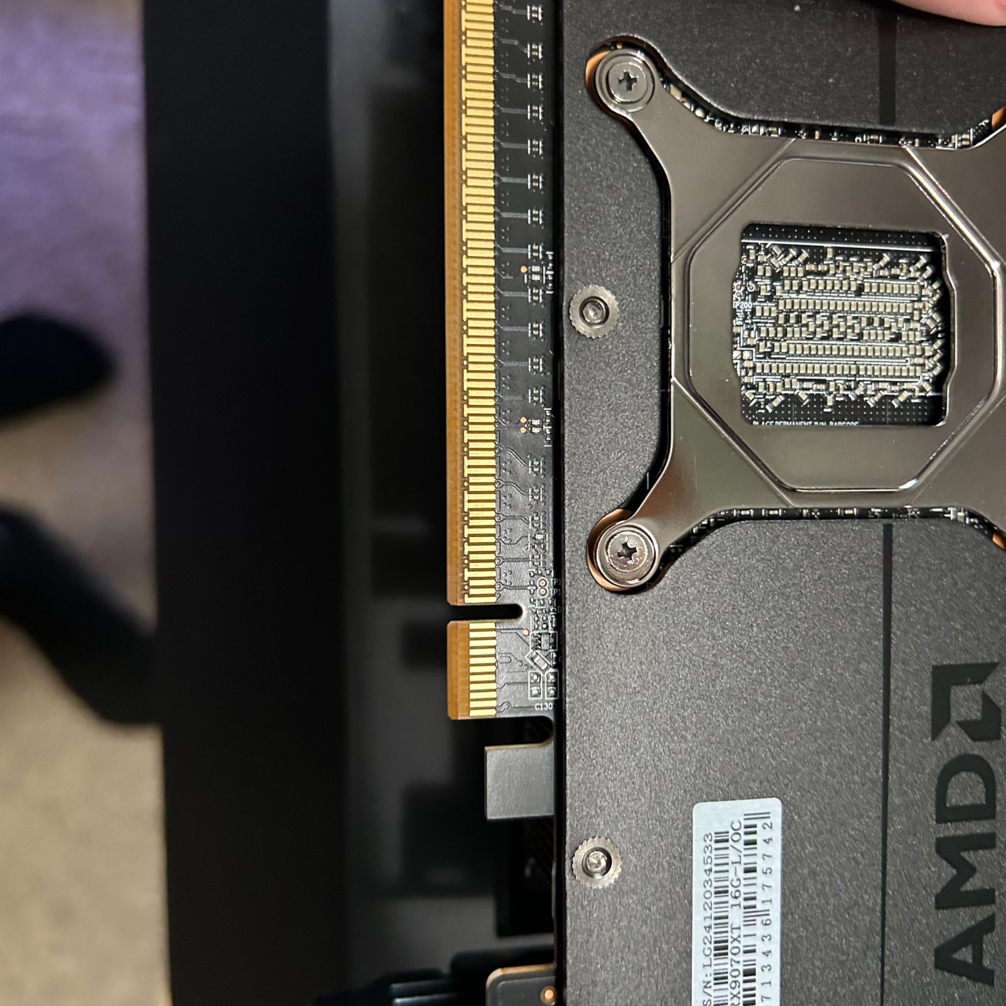 RADEON 9070 XT PowerColor HellHound - 16GB GPU