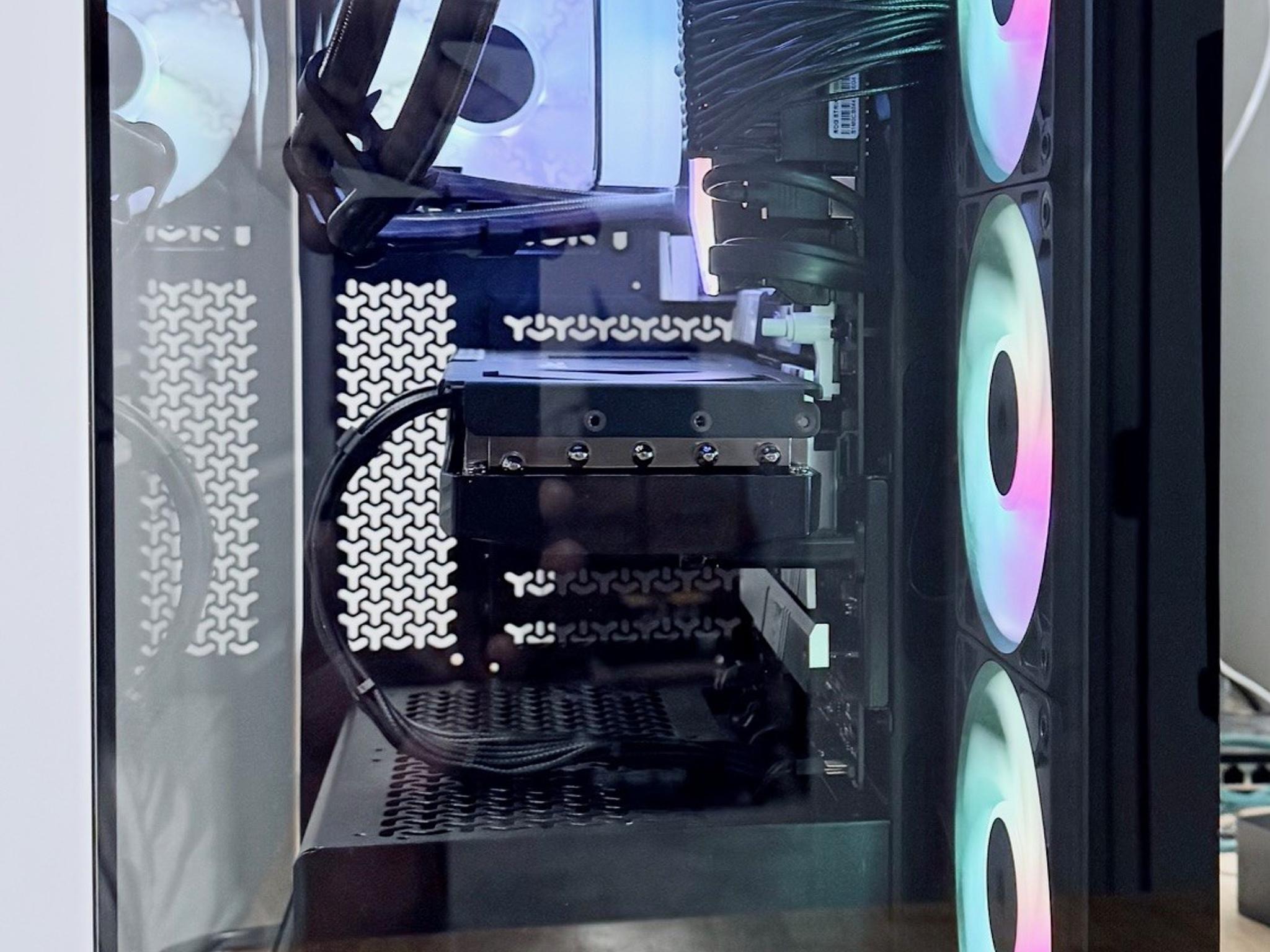 Maestro RTX 5070 OC 12GB