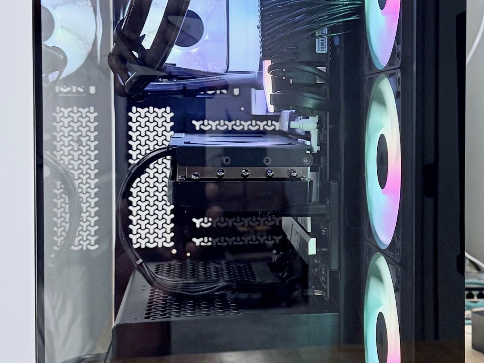 Maestro RTX 5070 OC 12GB