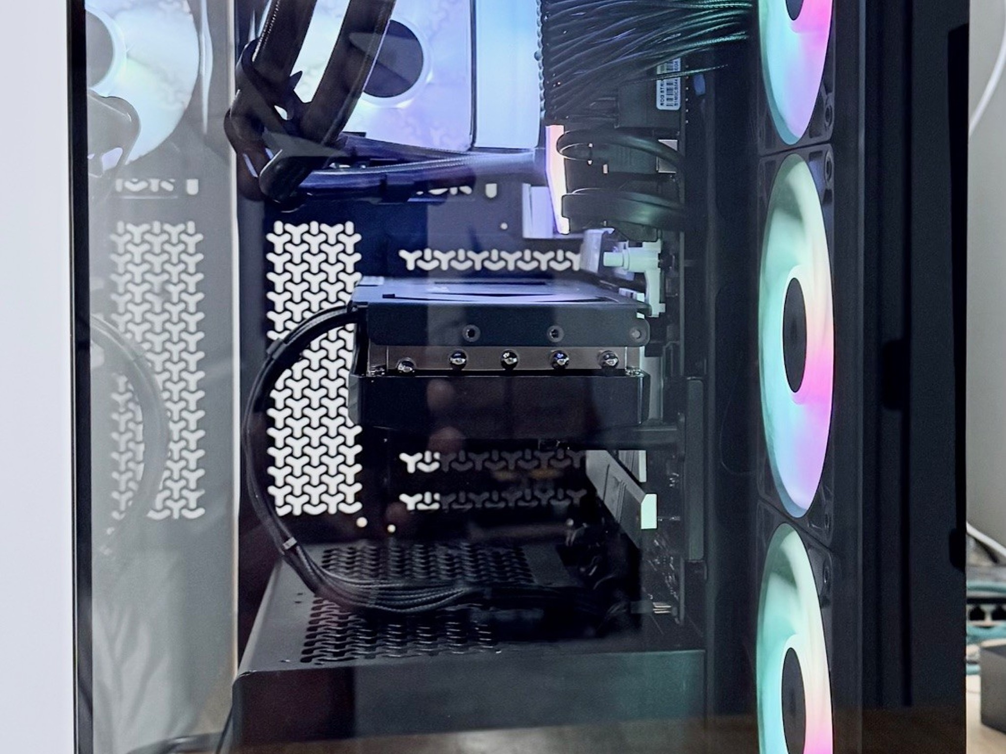 Maestro RTX 5070 OC 12GB
