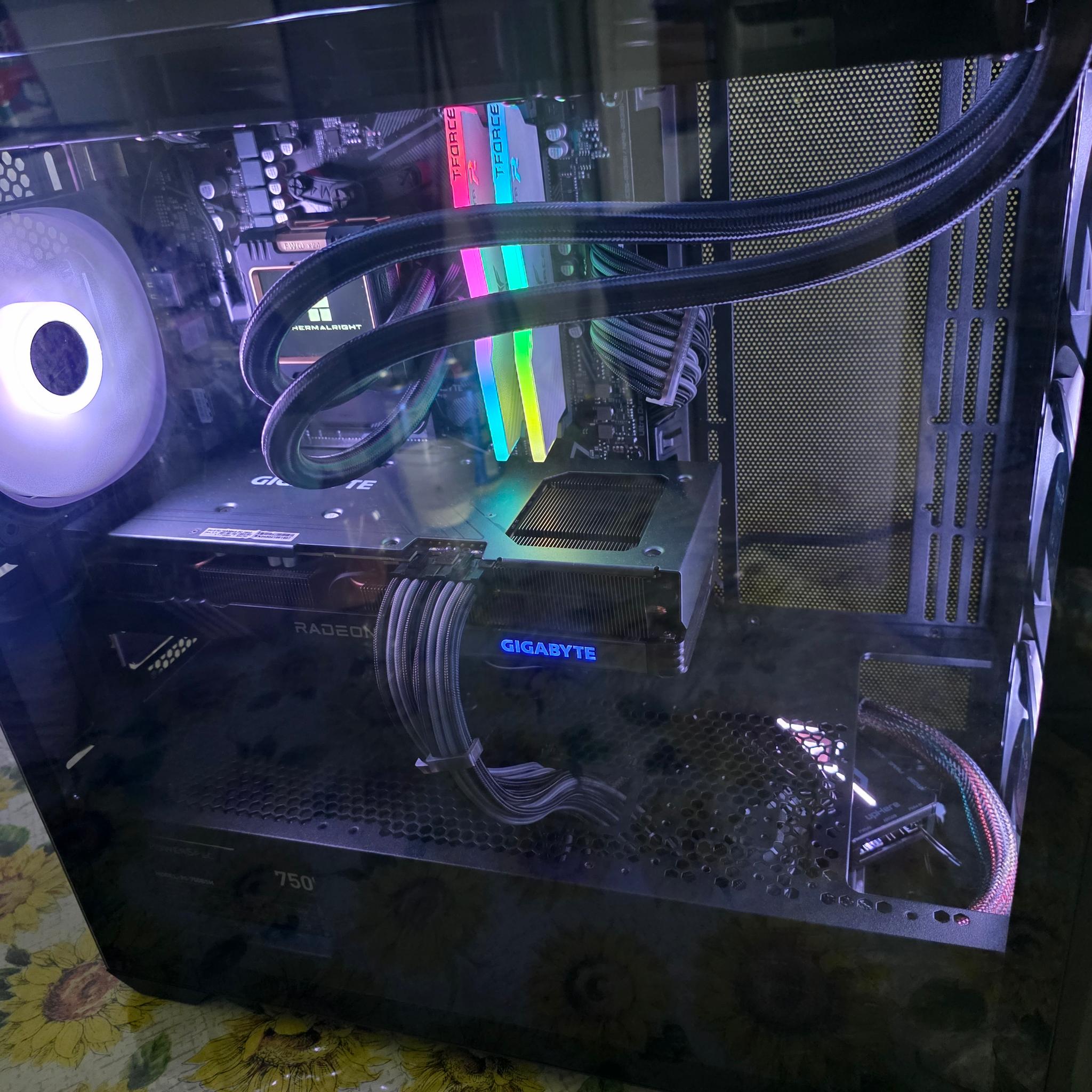 Ryzen 5 5500 / RX 7600XT 16GB/ 1TB NVME / WINDOWS 11 HOME
