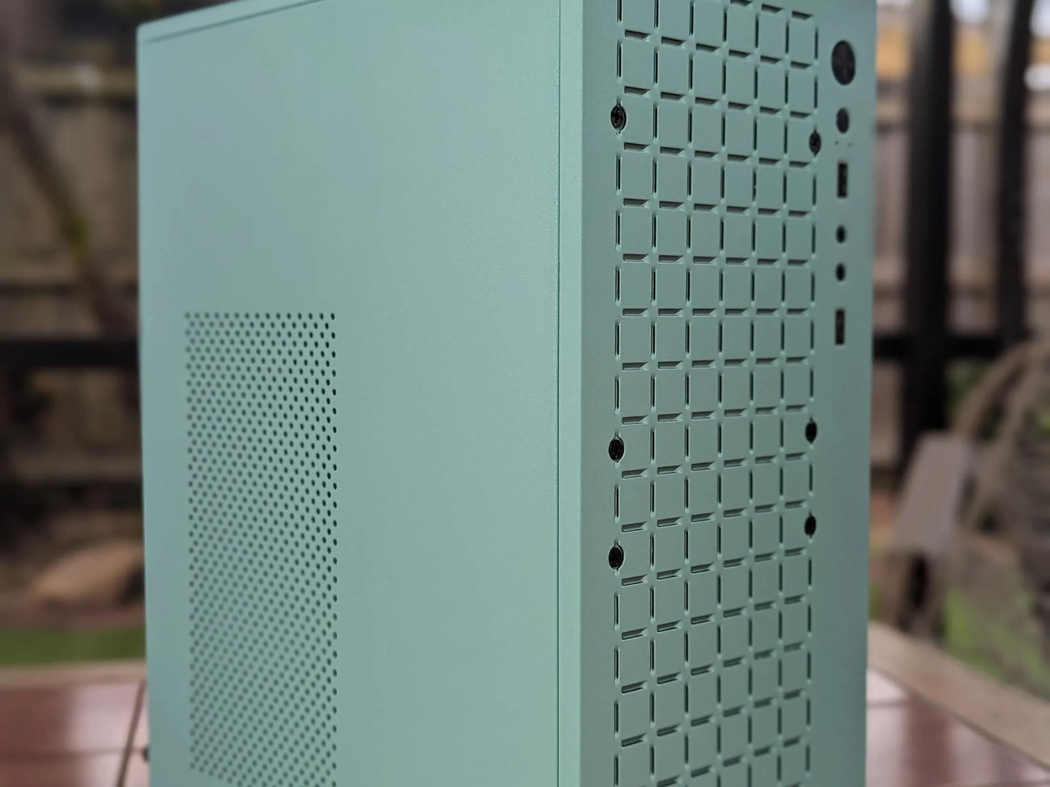 Tiny But Mighty - Ocean - RX 5600 XT Ryzen 5 3600 16GB 1TB NVME